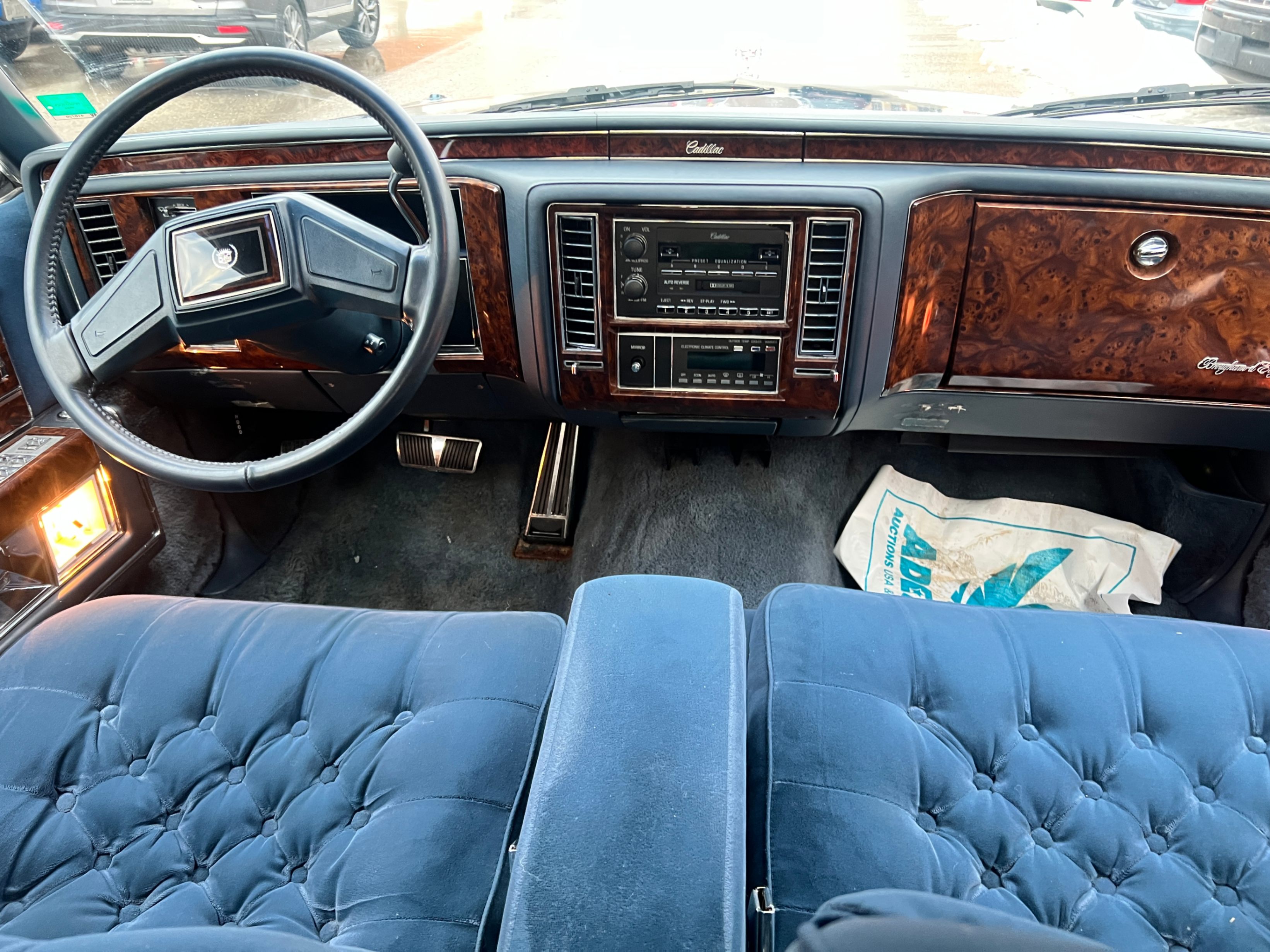 /crownautomobile/1991-Cadillac-Brougham-35850595378181227.jpg