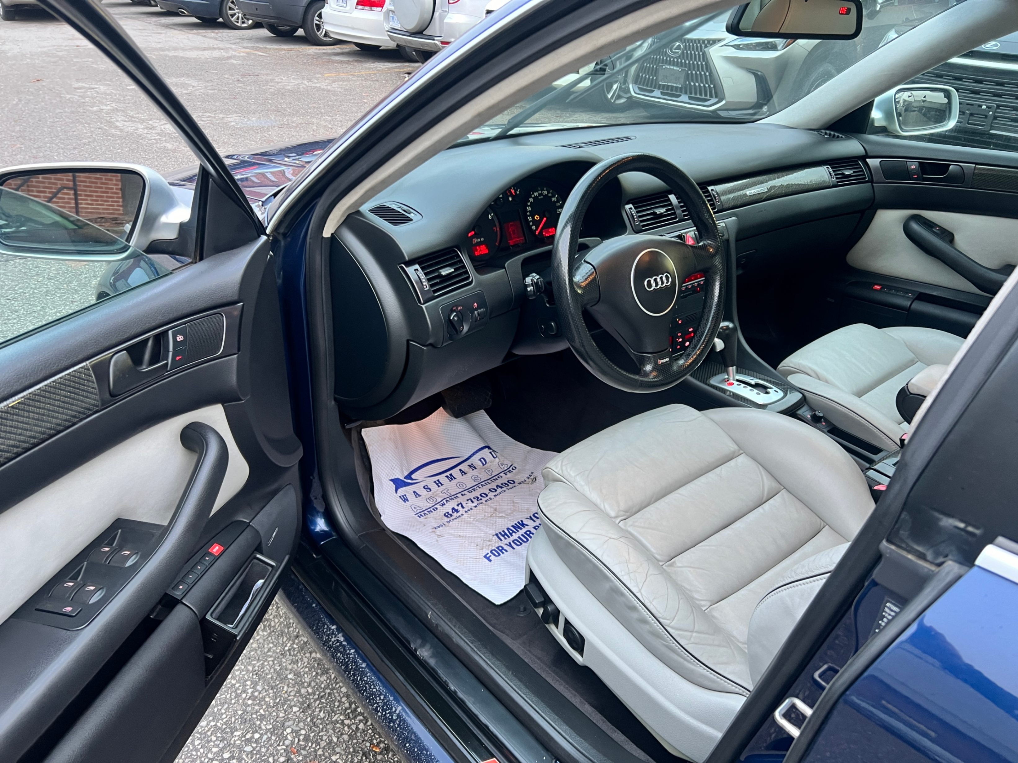 /crownautomobile/2004-Audi-RS6-7798260995874398.jpg