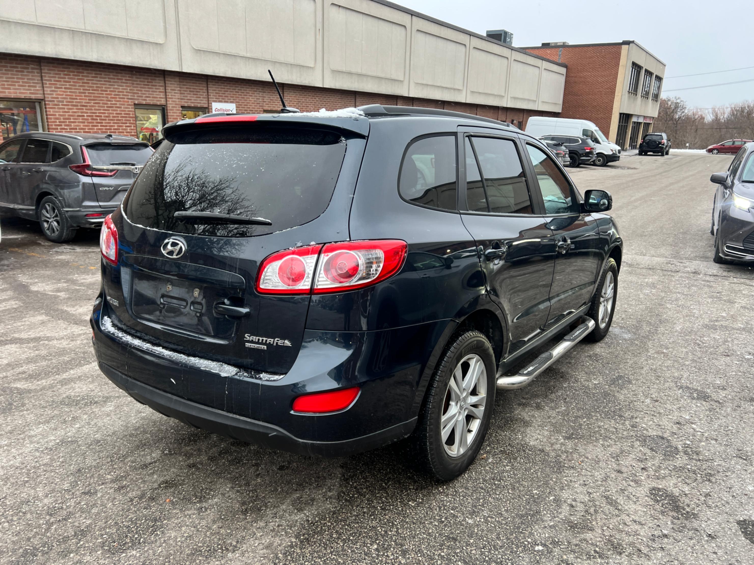 /crownautomobile/2011-Hyundai-SantaFe-11332029249044462.jpg