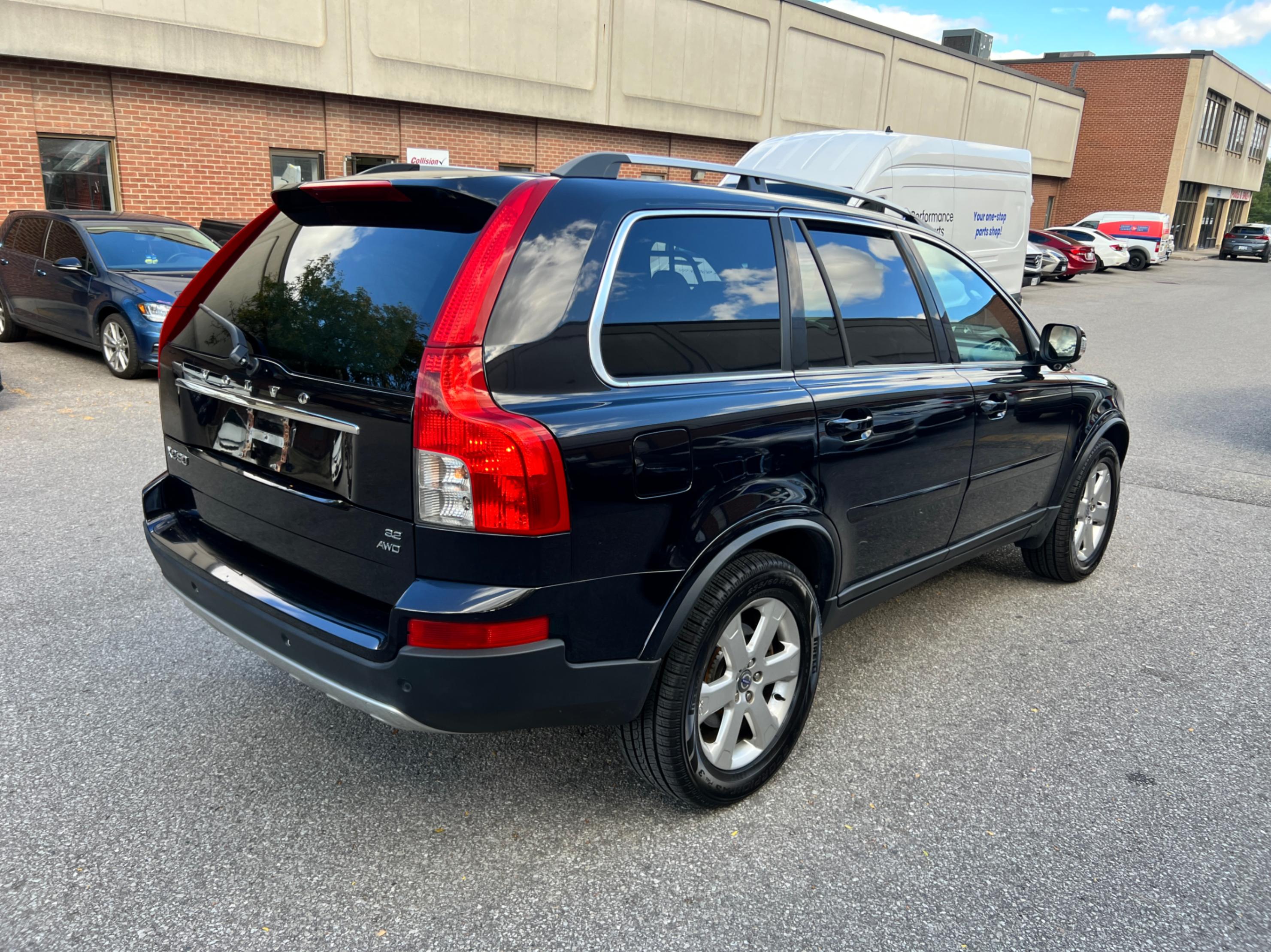 /crownautomobile/2011-Volvo-XC90-3972779466099985.jpg