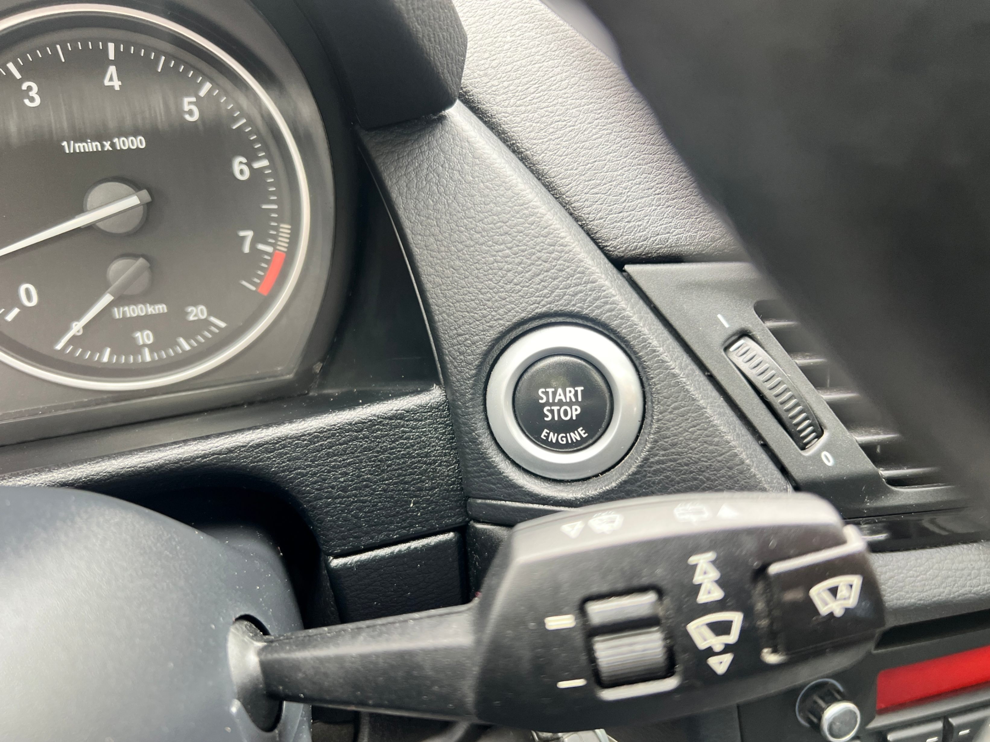 /crownautomobile/2012-BMW-X1-7759515859707351.jpg
