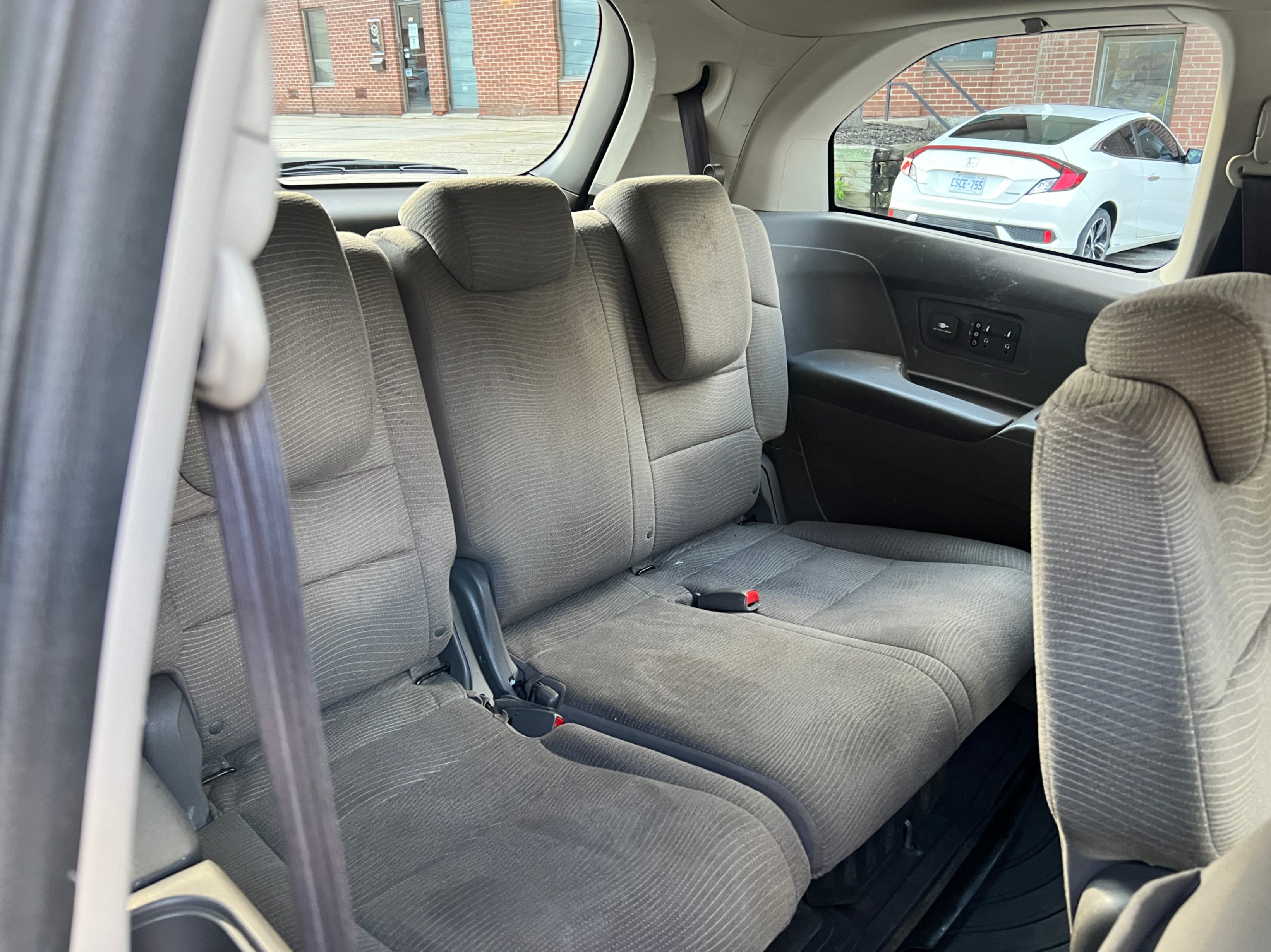 /crownautomobile/2012-Honda-Odyssey-2789312598657656.jpg