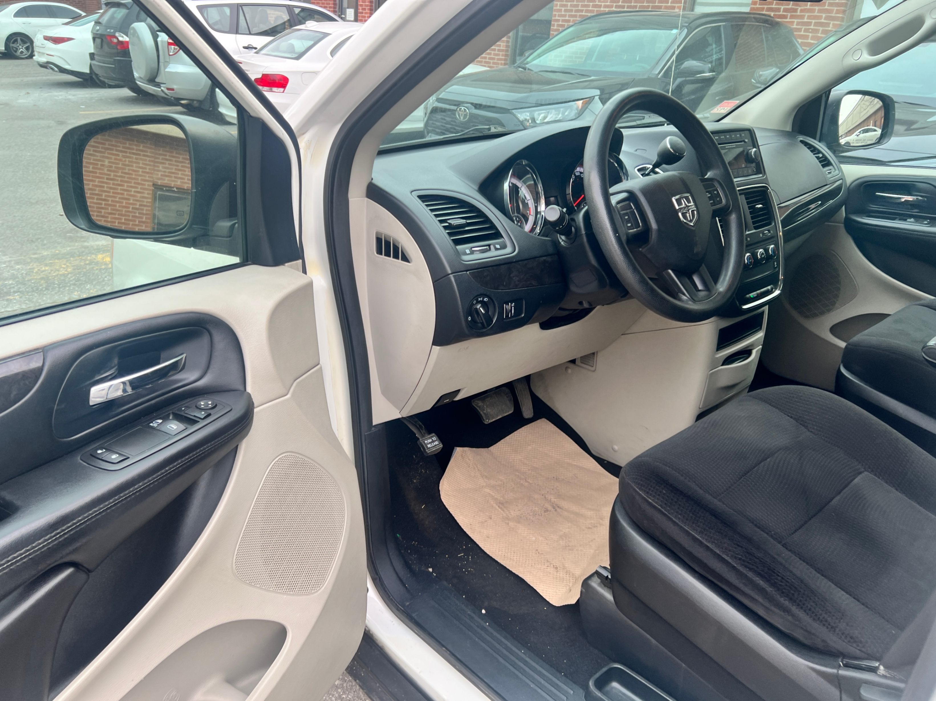 /crownautomobile/2013-Dodge-GrandCaravan-960931482665921.jpg