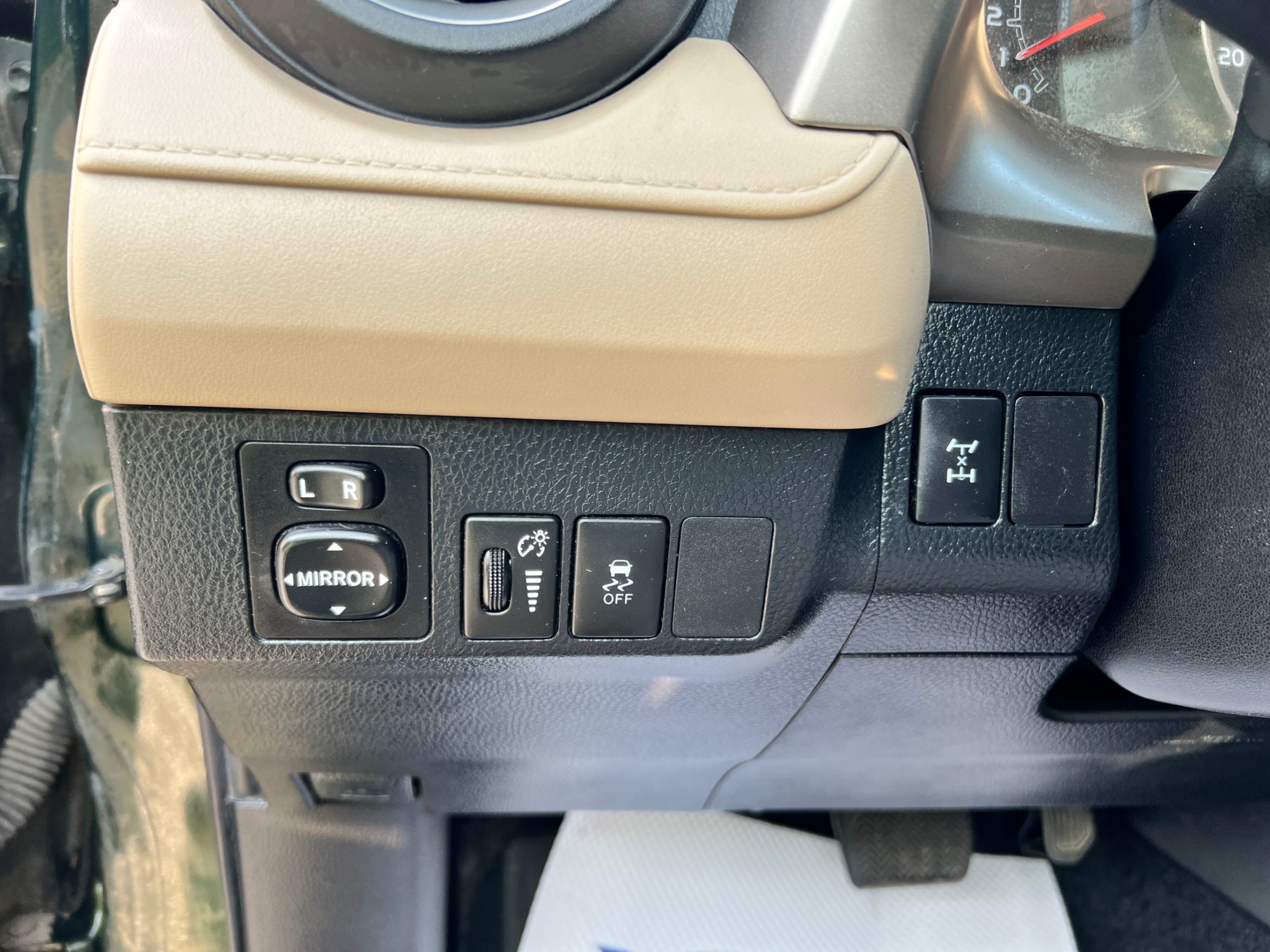 /crownautomobile/2013-Toyota-RAV4-49246636214014905.jpg