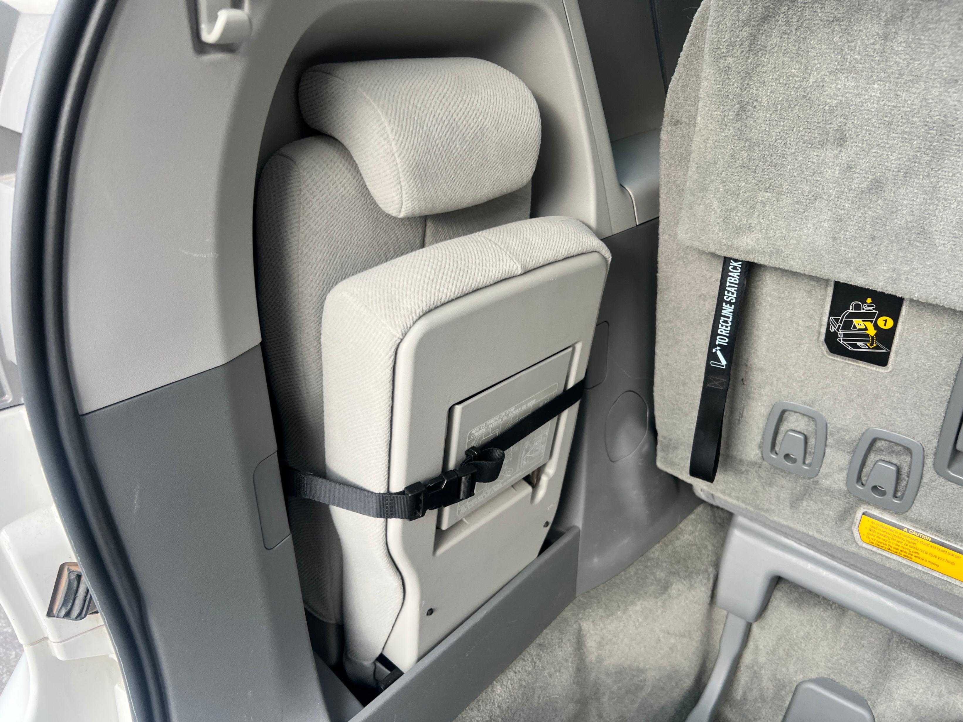 /crownautomobile/2014-Toyota-Sienna-04551092531794221.jpg