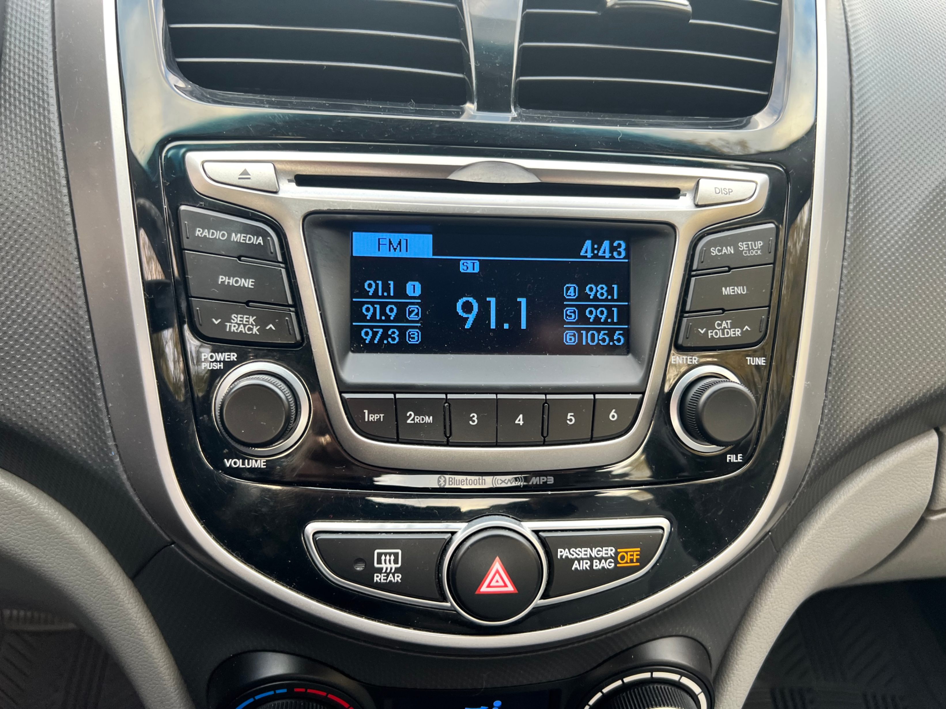 /crownautomobile/2015-Hyundai-Accent-45068614928833073.jpg