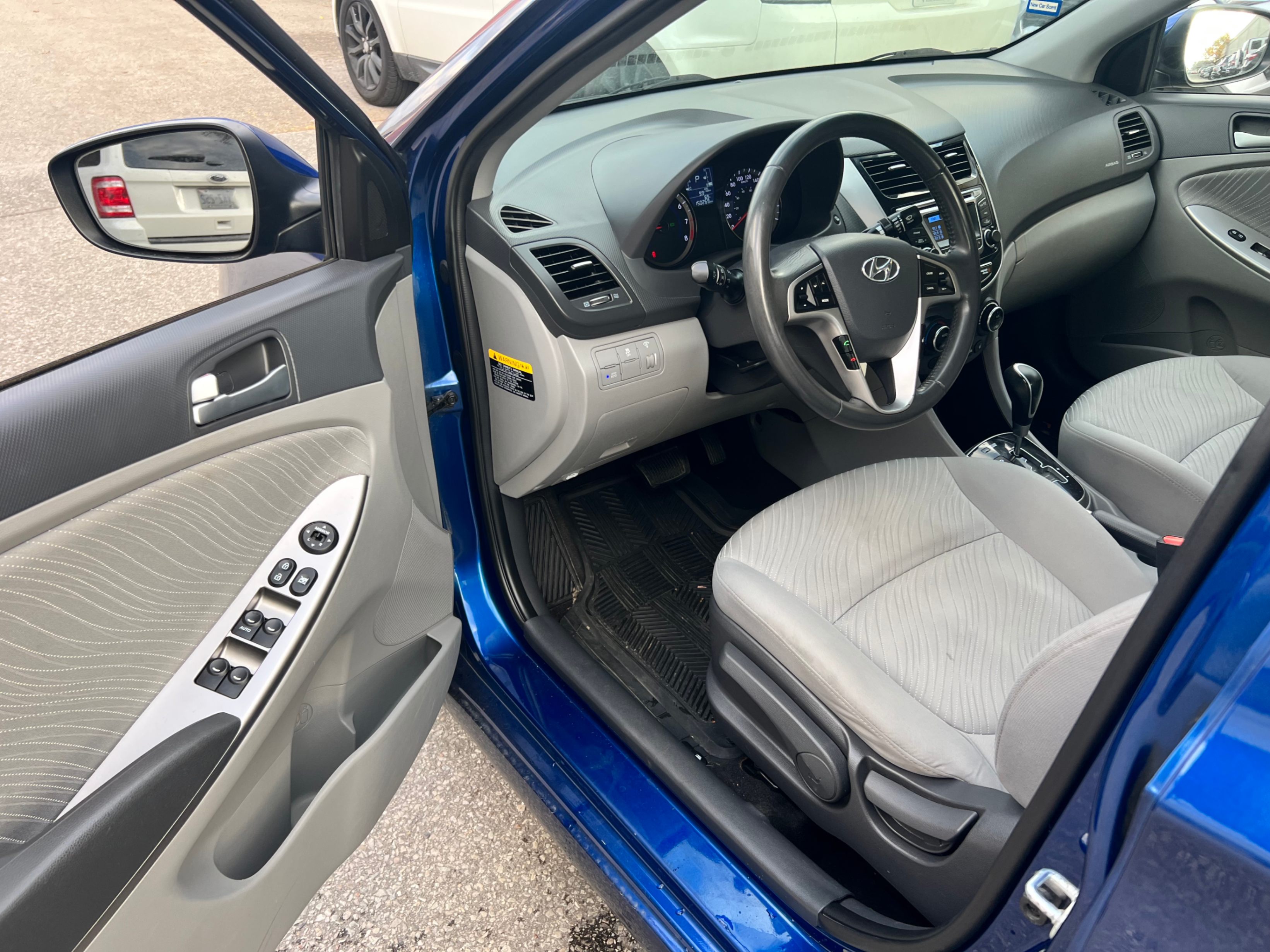 /crownautomobile/2015-Hyundai-Accent-7875313141523916.jpg