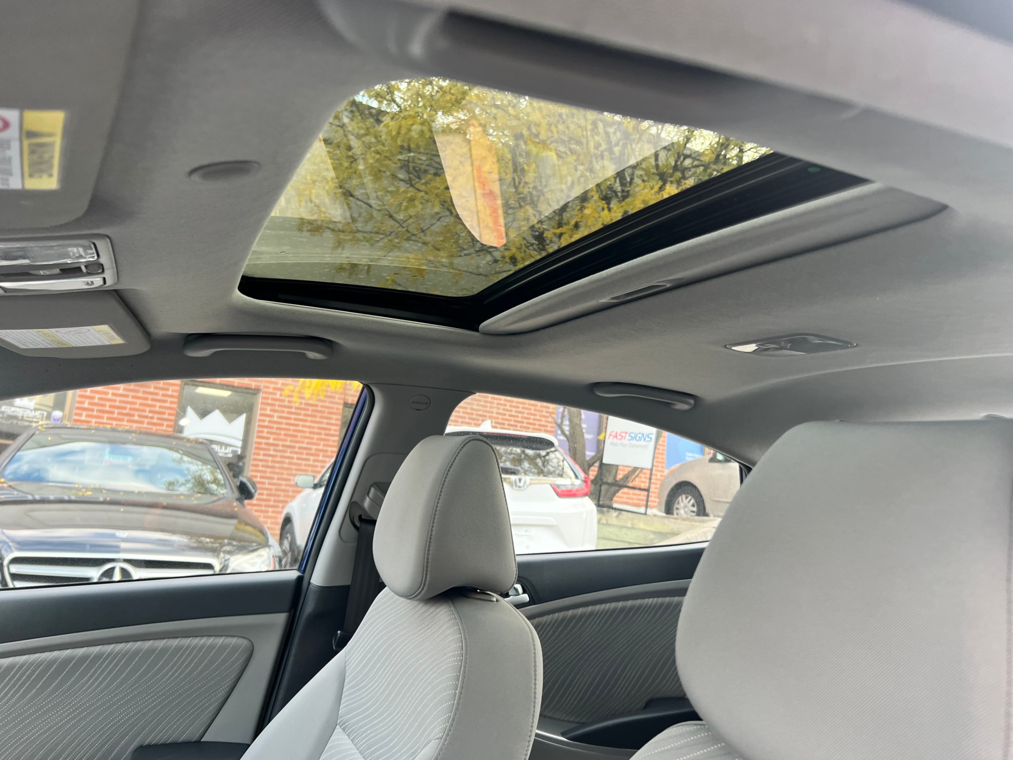 /crownautomobile/2015-Hyundai-Accent-8143919608540848.jpg