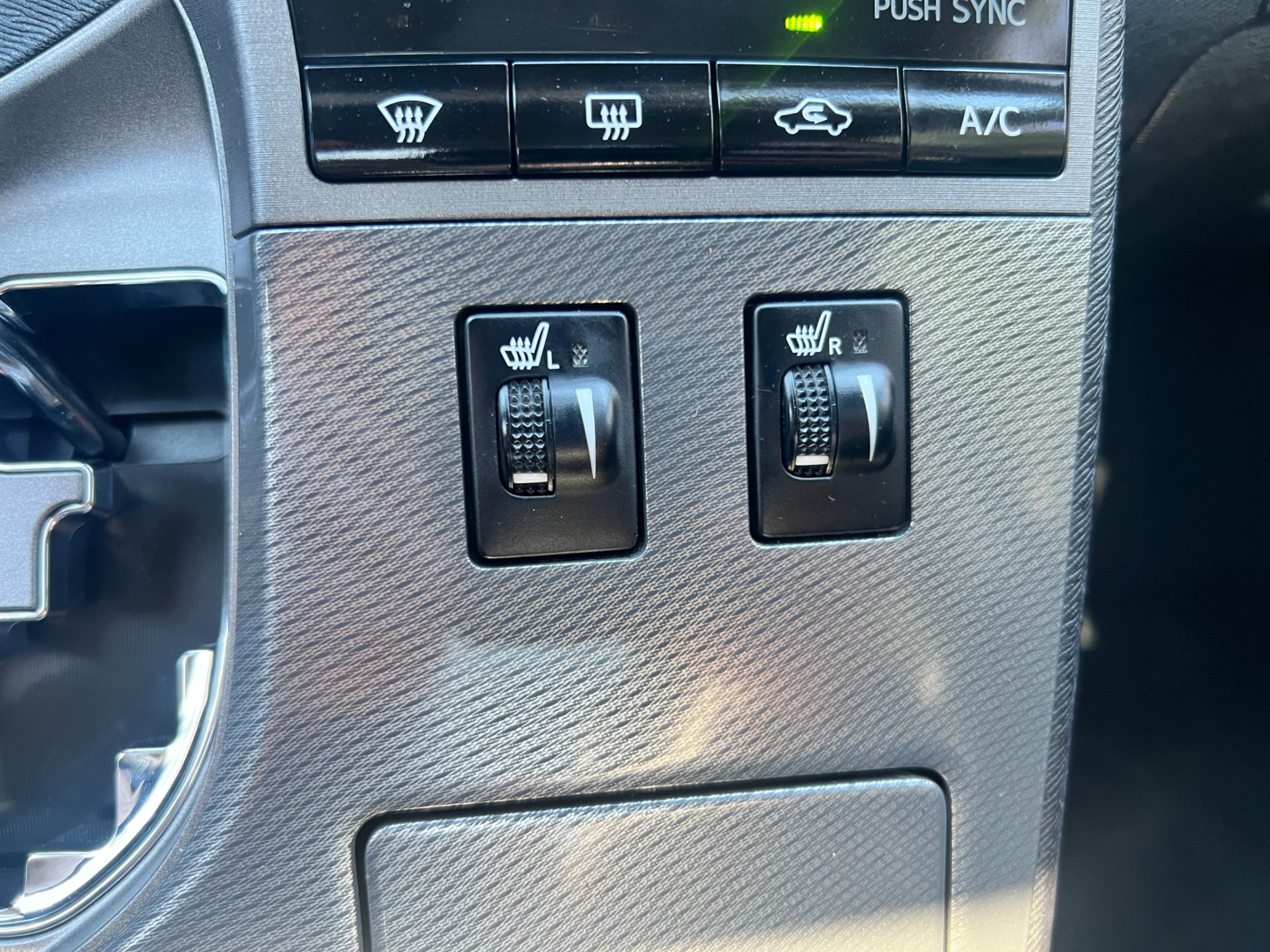 /crownautomobile/2015-Toyota-Venza-9579355619930385.jpg
