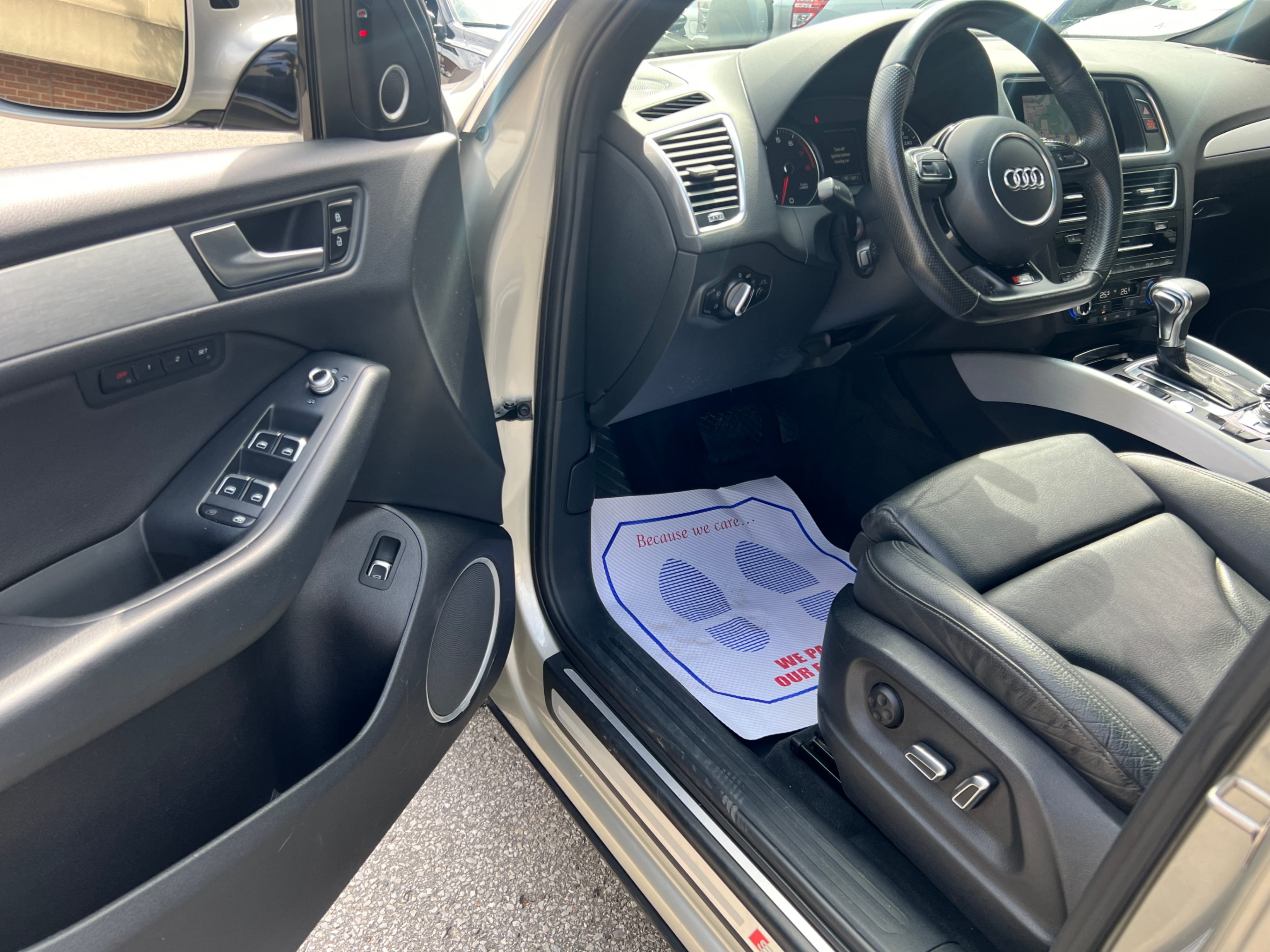 /crownautomobile/2016-Audi-Q5-008312904077557137.jpg