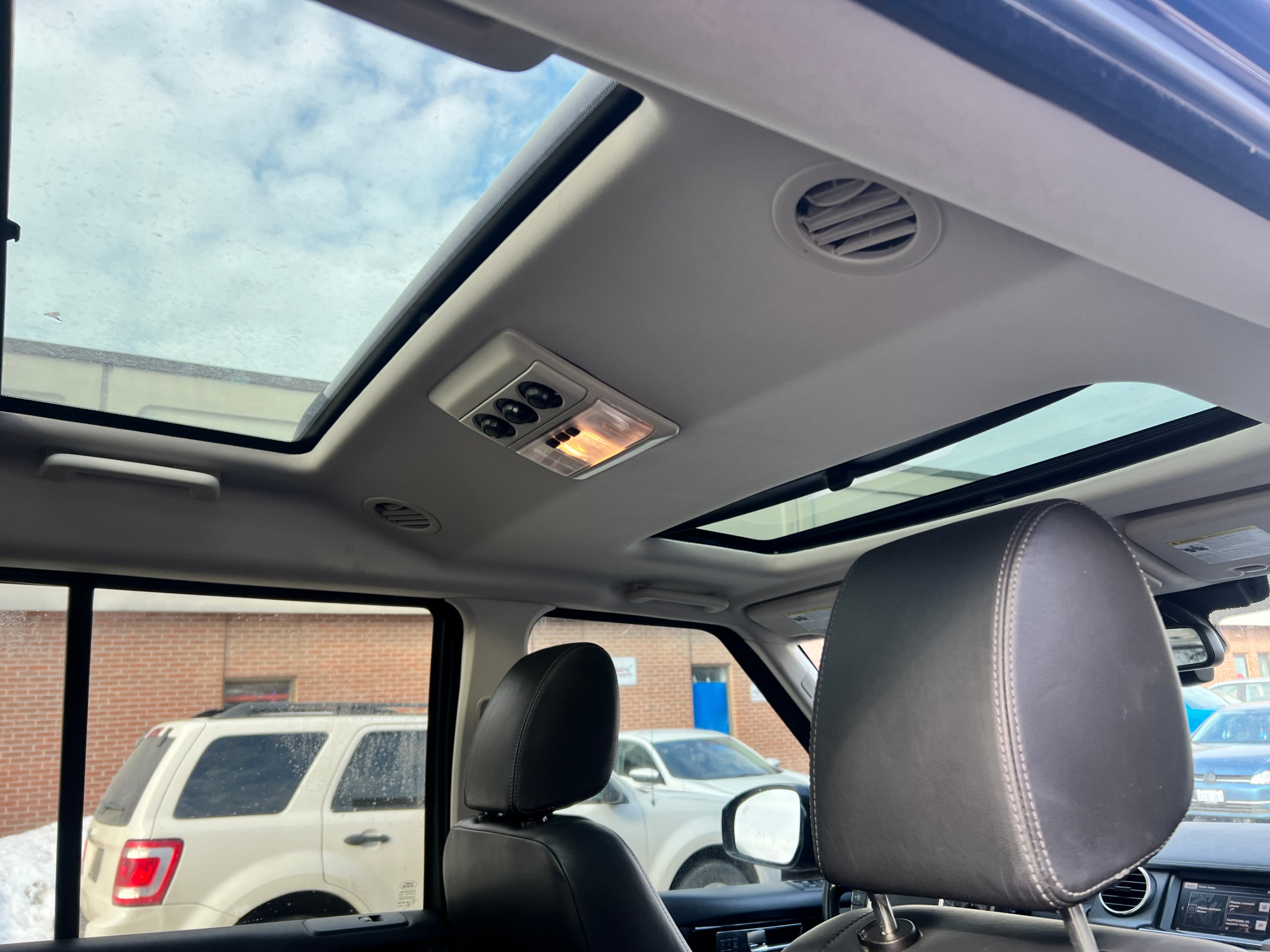 /crownautomobile/2016-LandRover-LR4-21674960354622752.jpg
