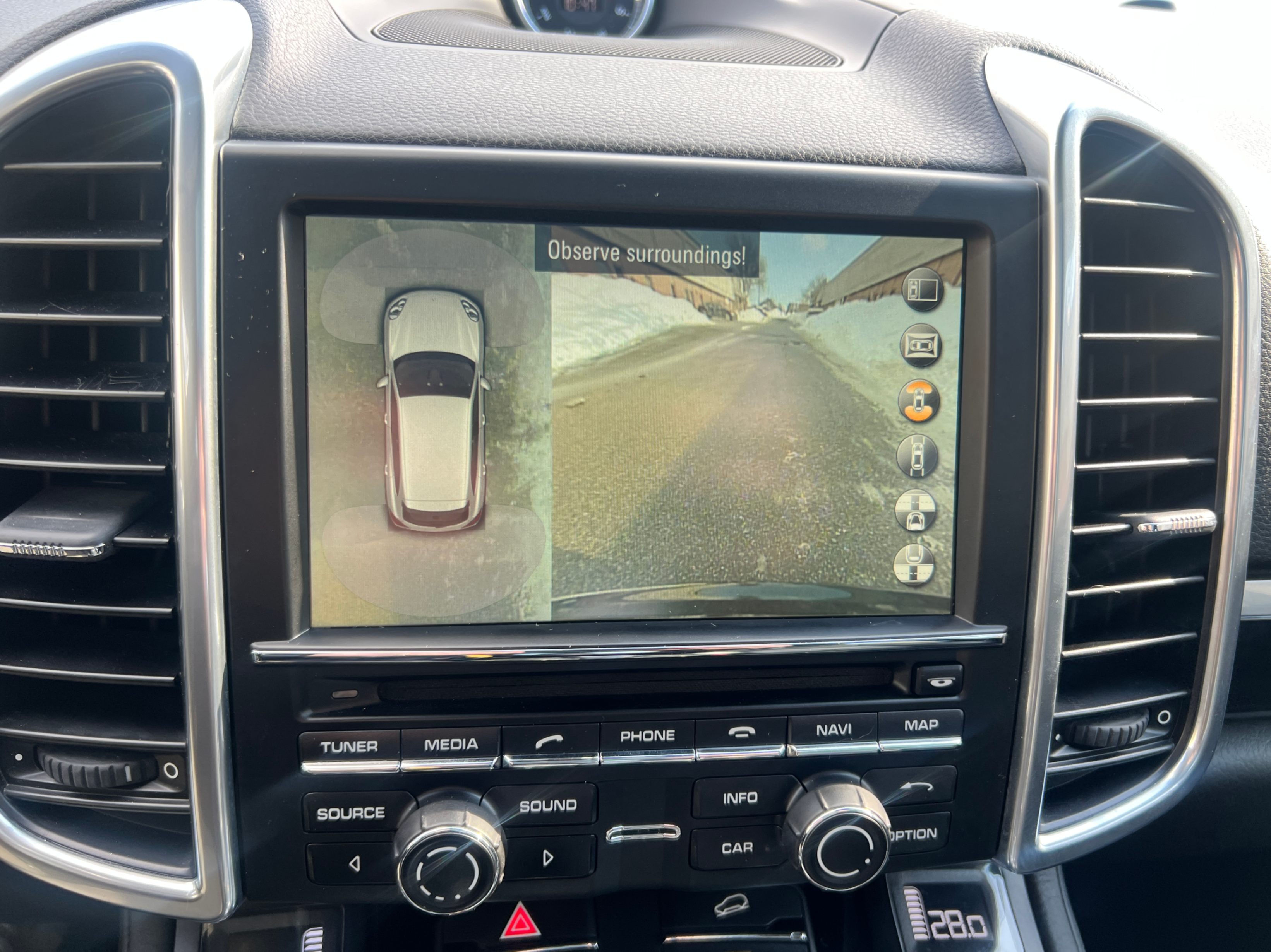 /crownautomobile/2016-Porsche-Cayenne-06352968710195839.jpg