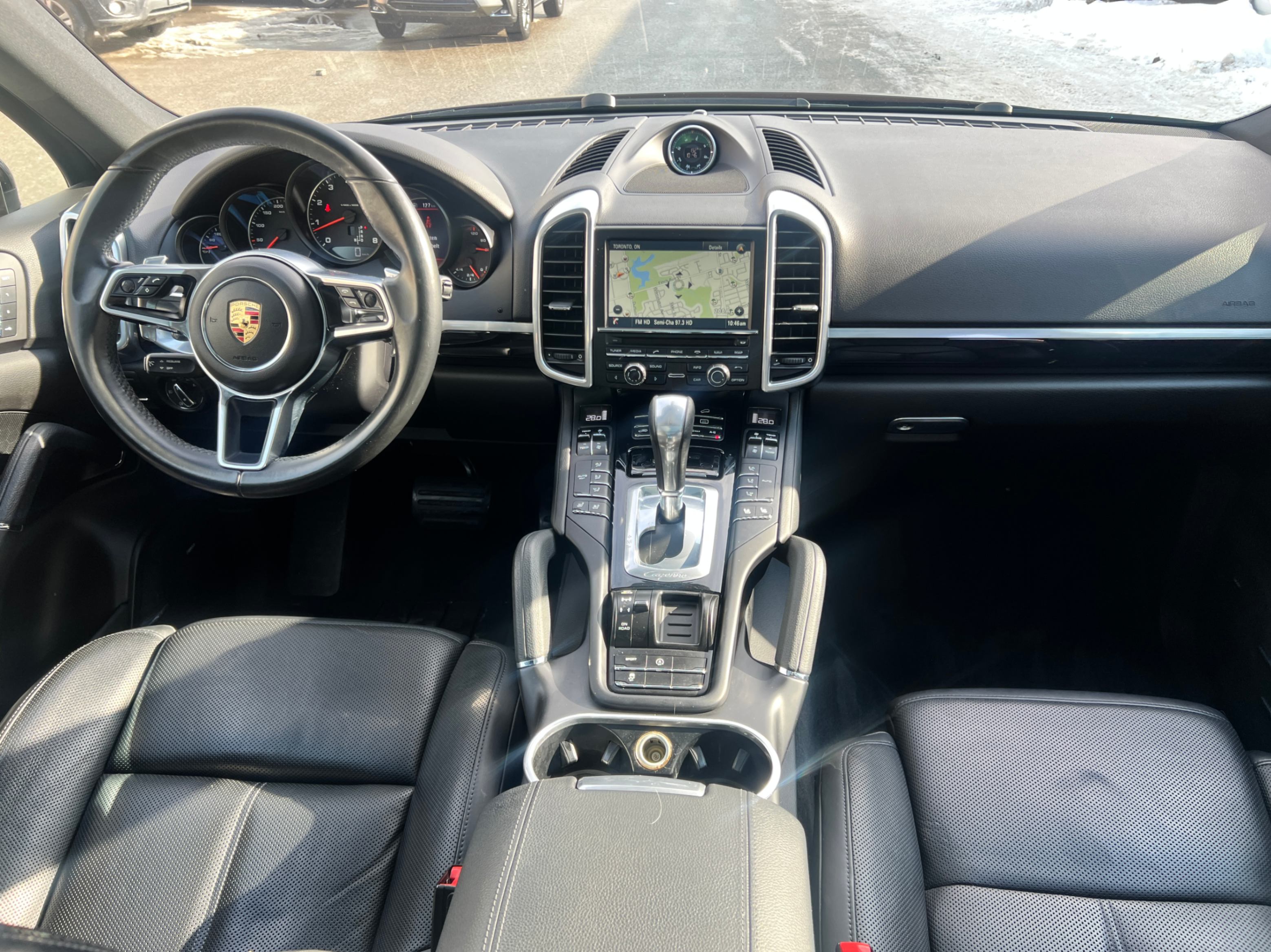 /crownautomobile/2016-Porsche-Cayenne-06891678383796163.jpg