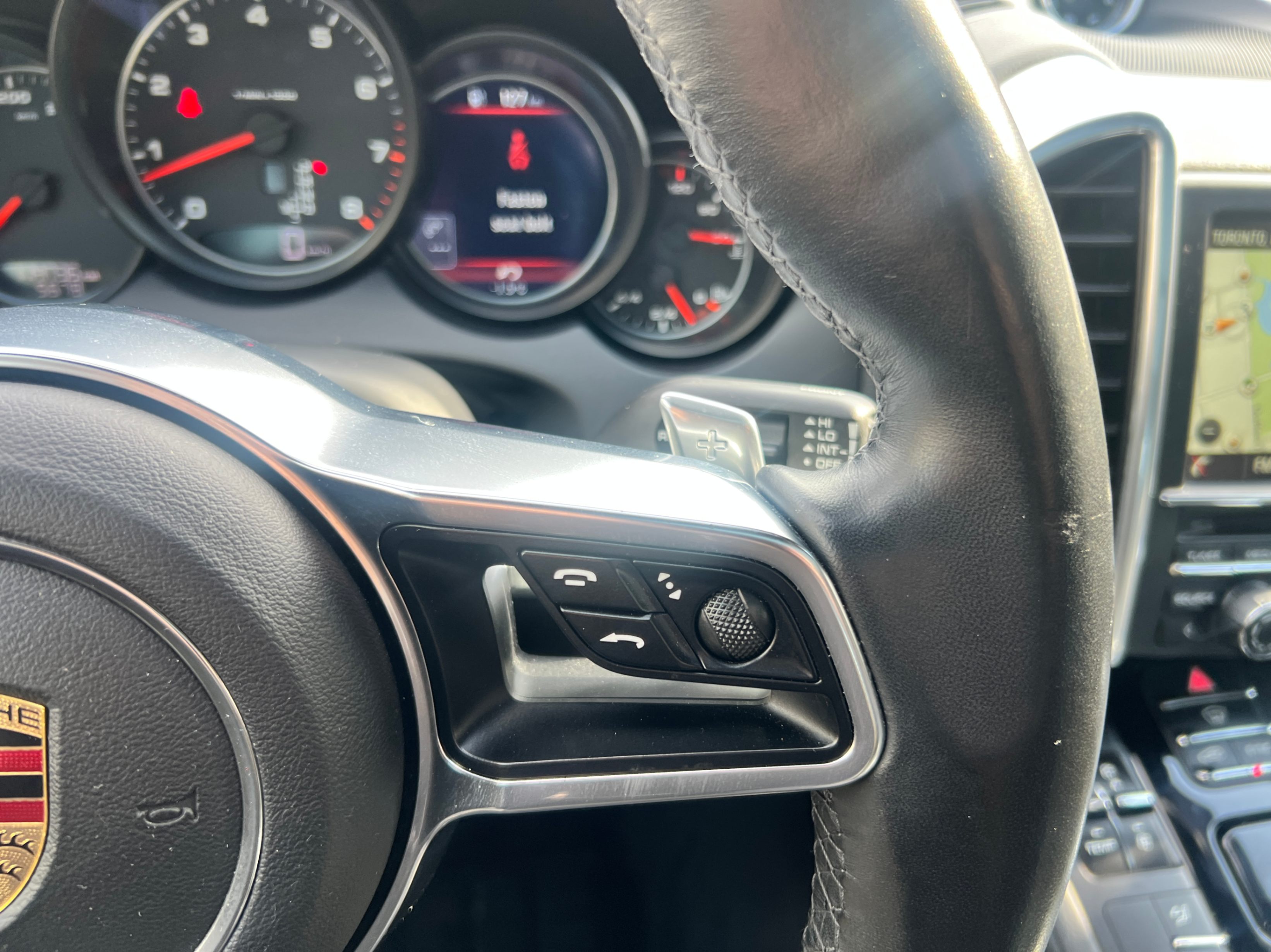 /crownautomobile/2016-Porsche-Cayenne-09181257165018675.jpg