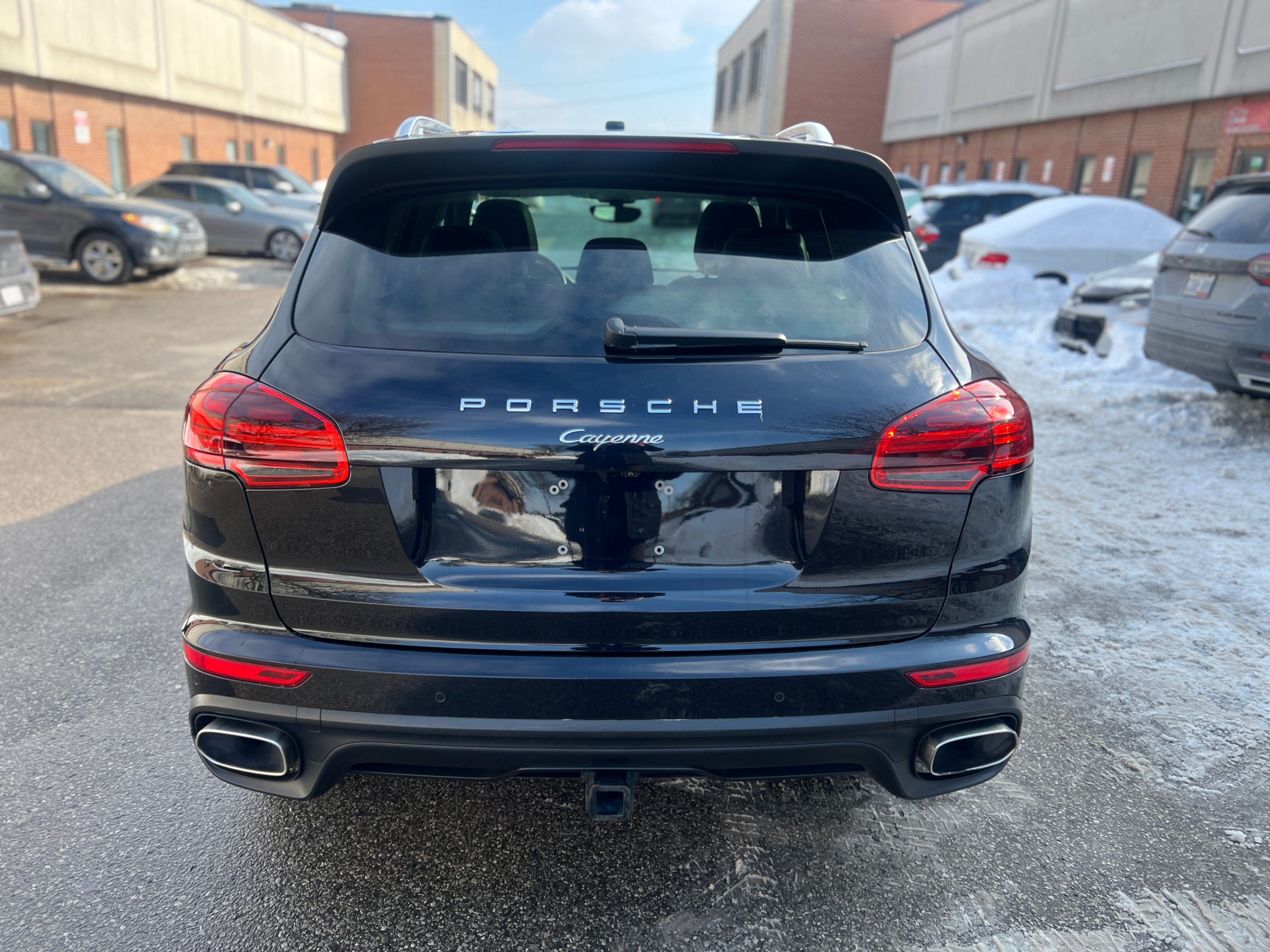 /crownautomobile/2016-Porsche-Cayenne-10152488317114372.jpg