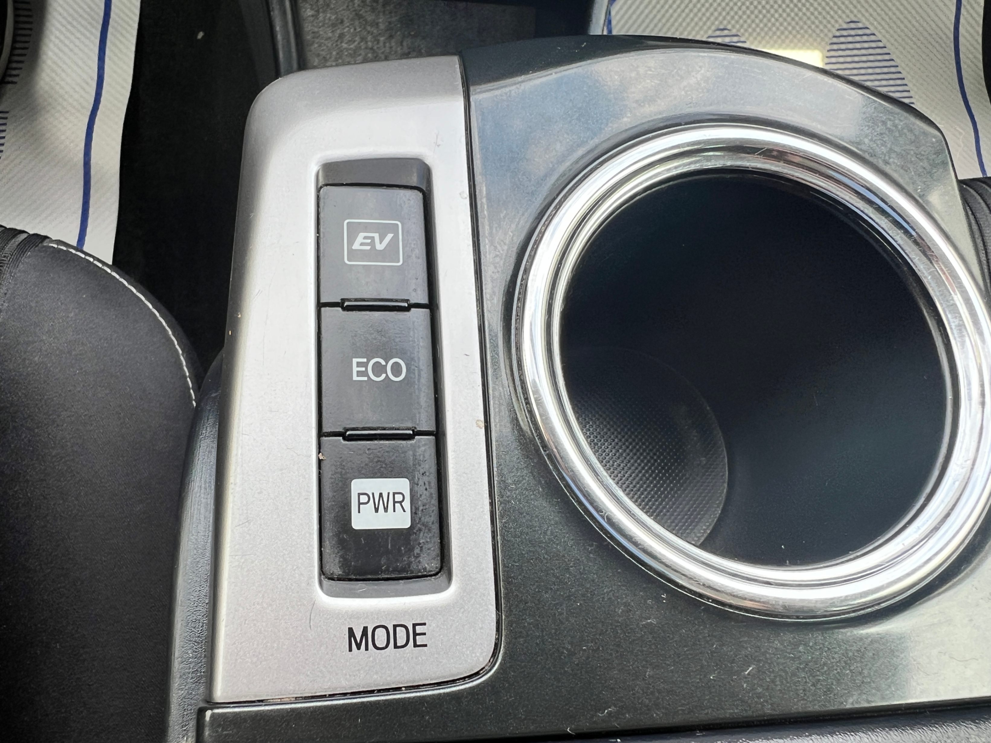 /crownautomobile/2017-Toyota-Priusv-30330993606340684.jpg