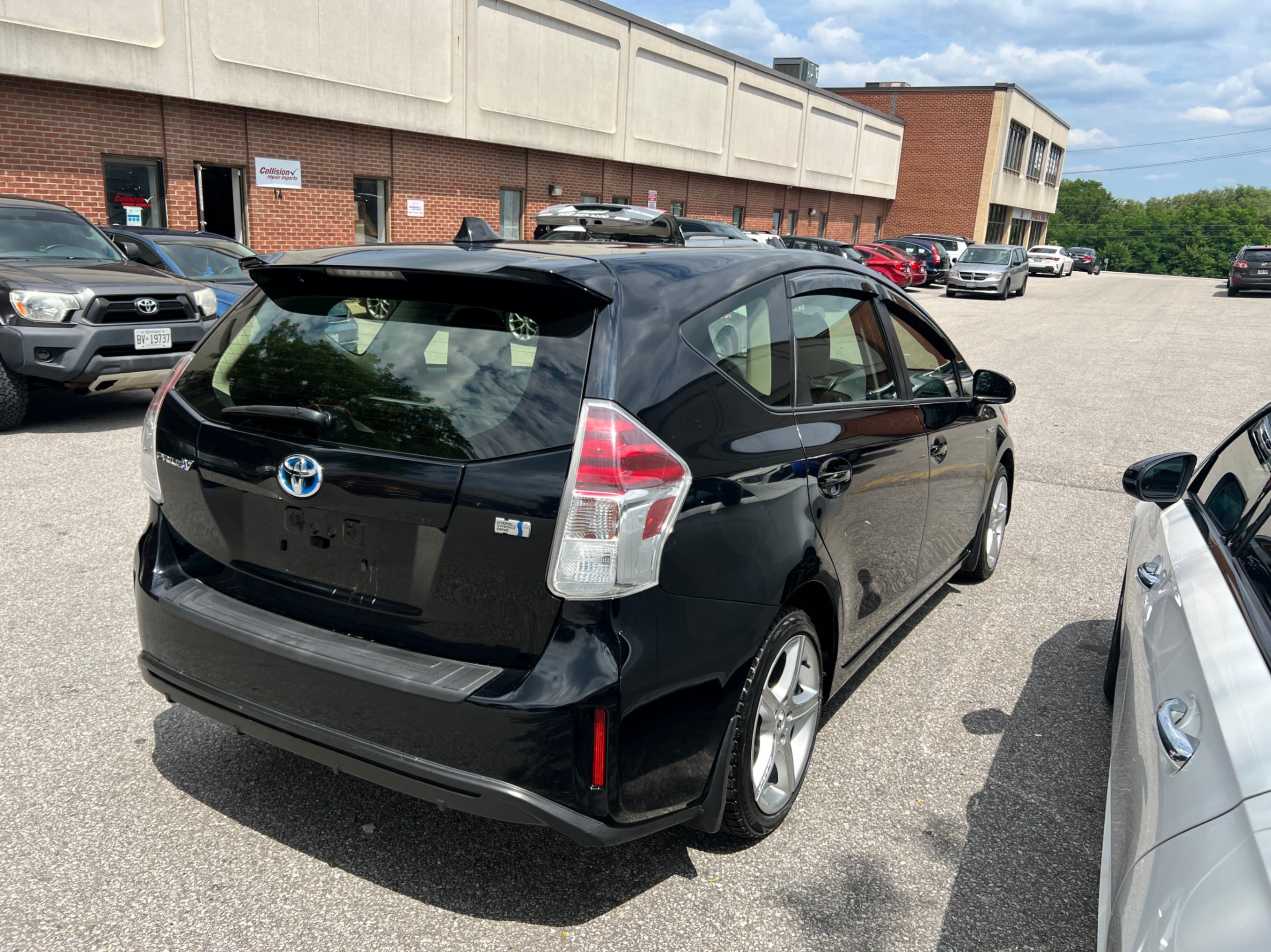 /crownautomobile/2017-Toyota-Priusv-7020214062344412.jpg