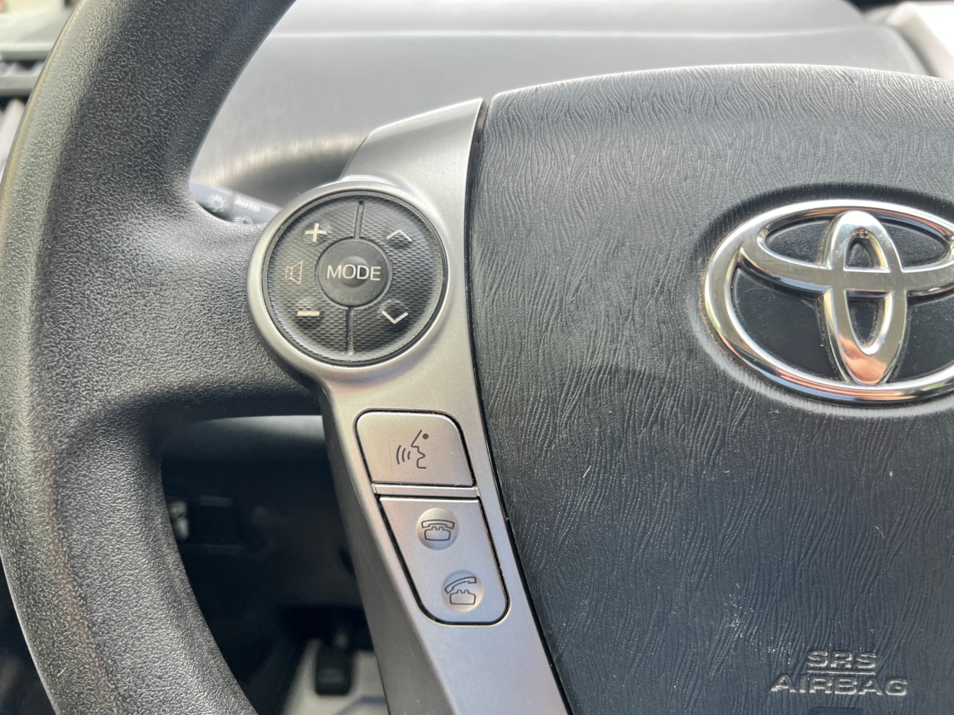 /crownautomobile/2017-Toyota-Priusv-9182235998025323.jpg
