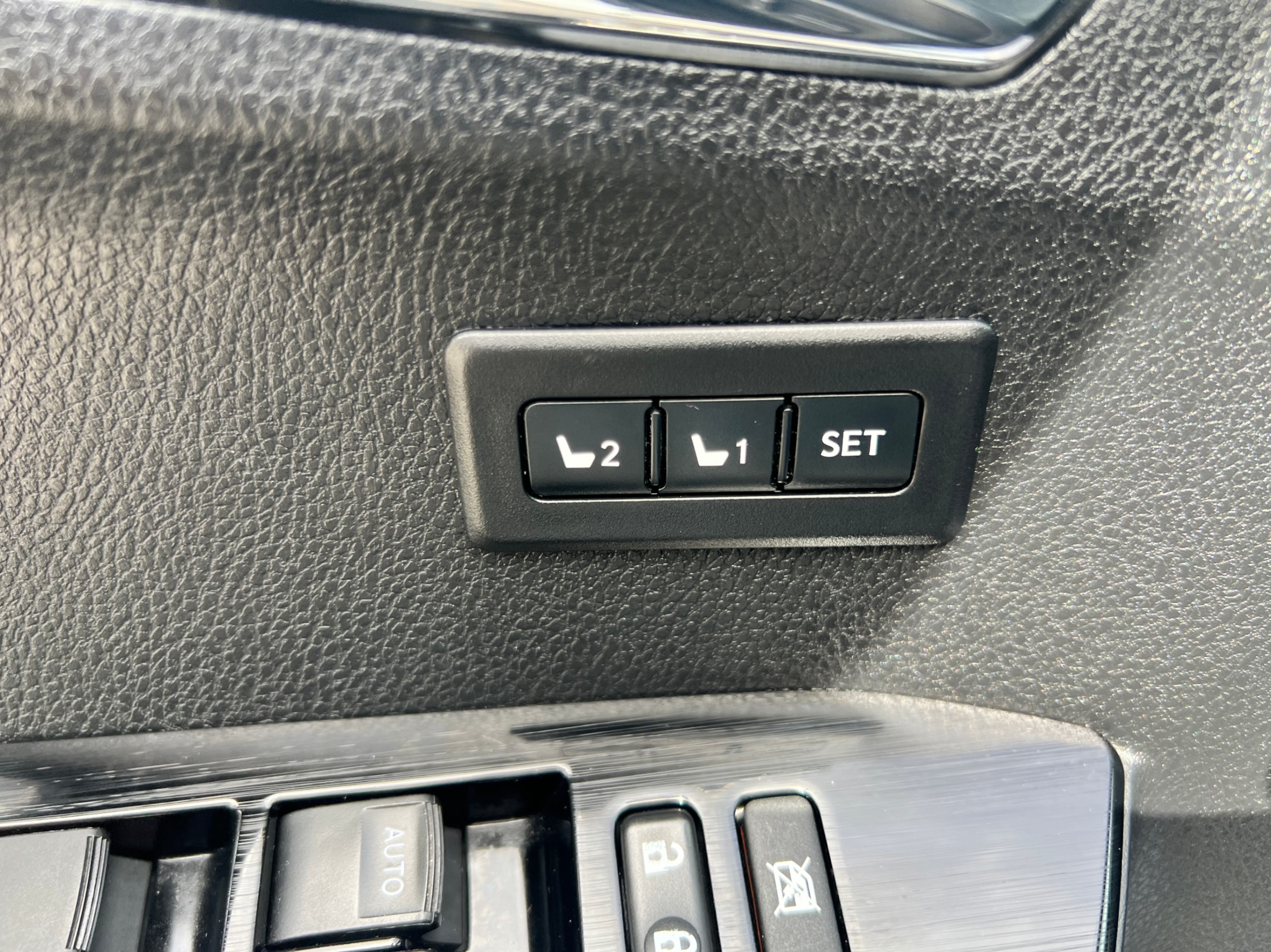 /crownautomobile/2017-Toyota-RAV4-2834582451708245.jpg