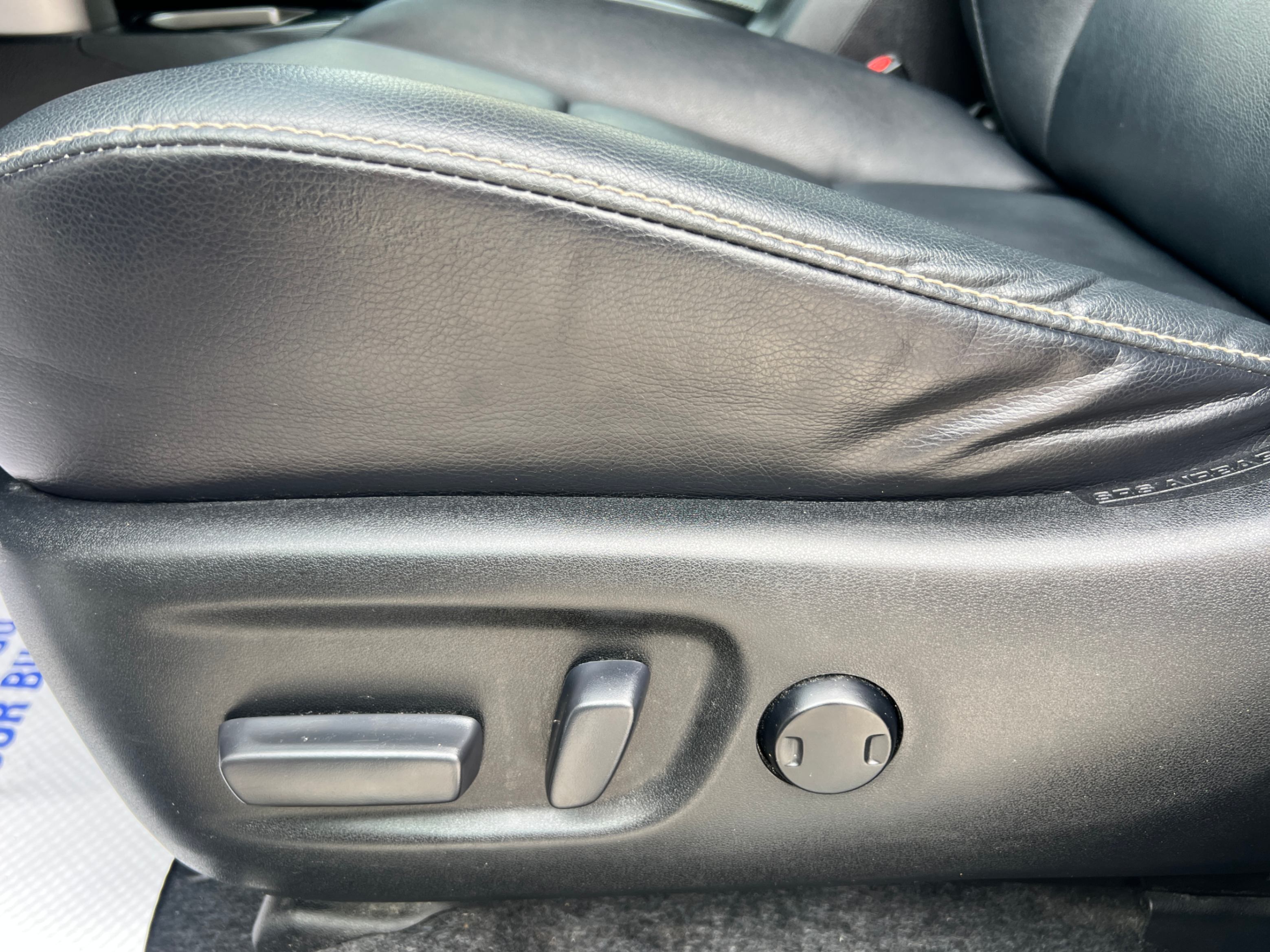 /crownautomobile/2017-Toyota-RAV4-3638516983996487.jpg