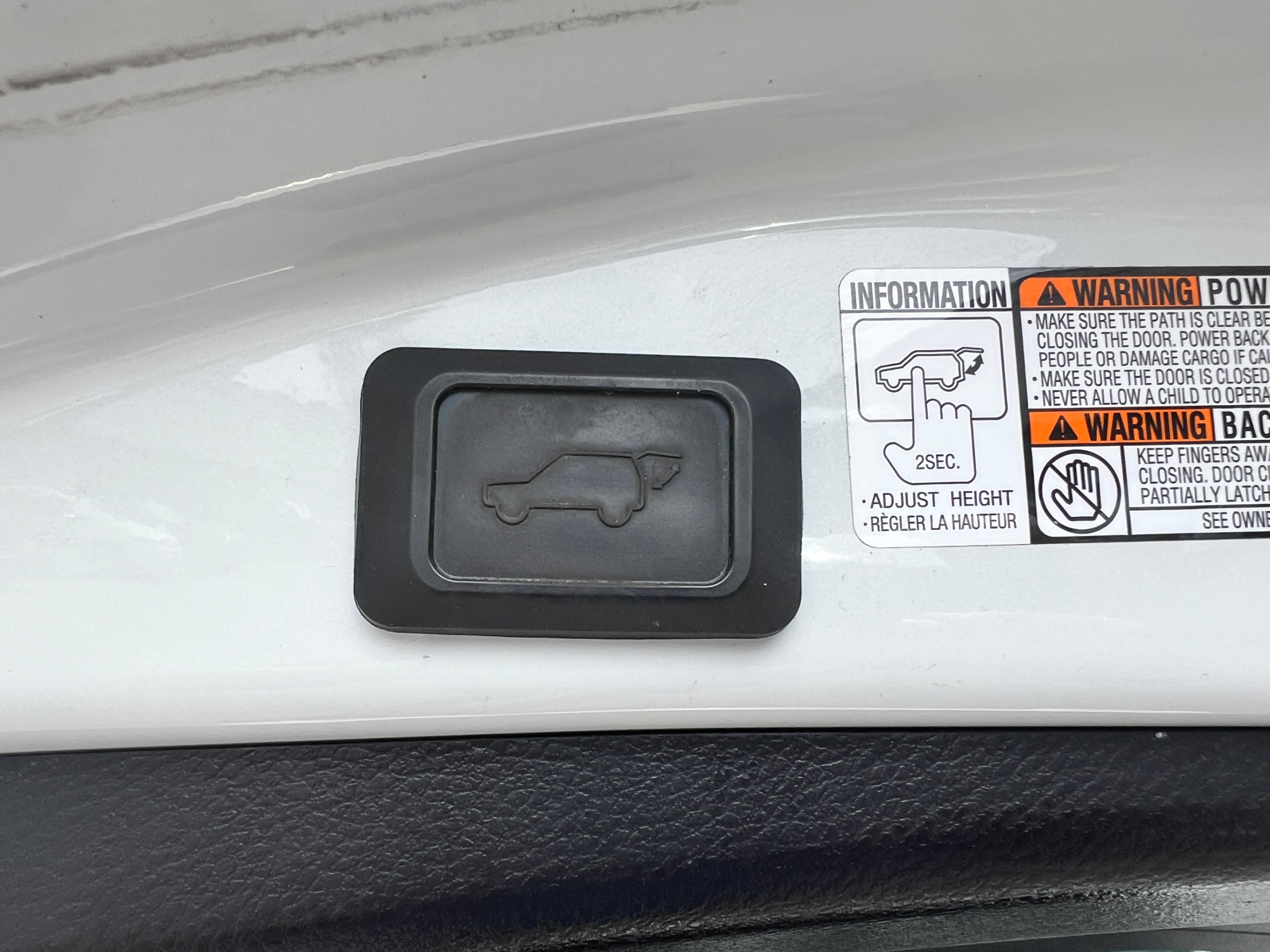 /crownautomobile/2017-Toyota-RAV4-877204493790428.jpg