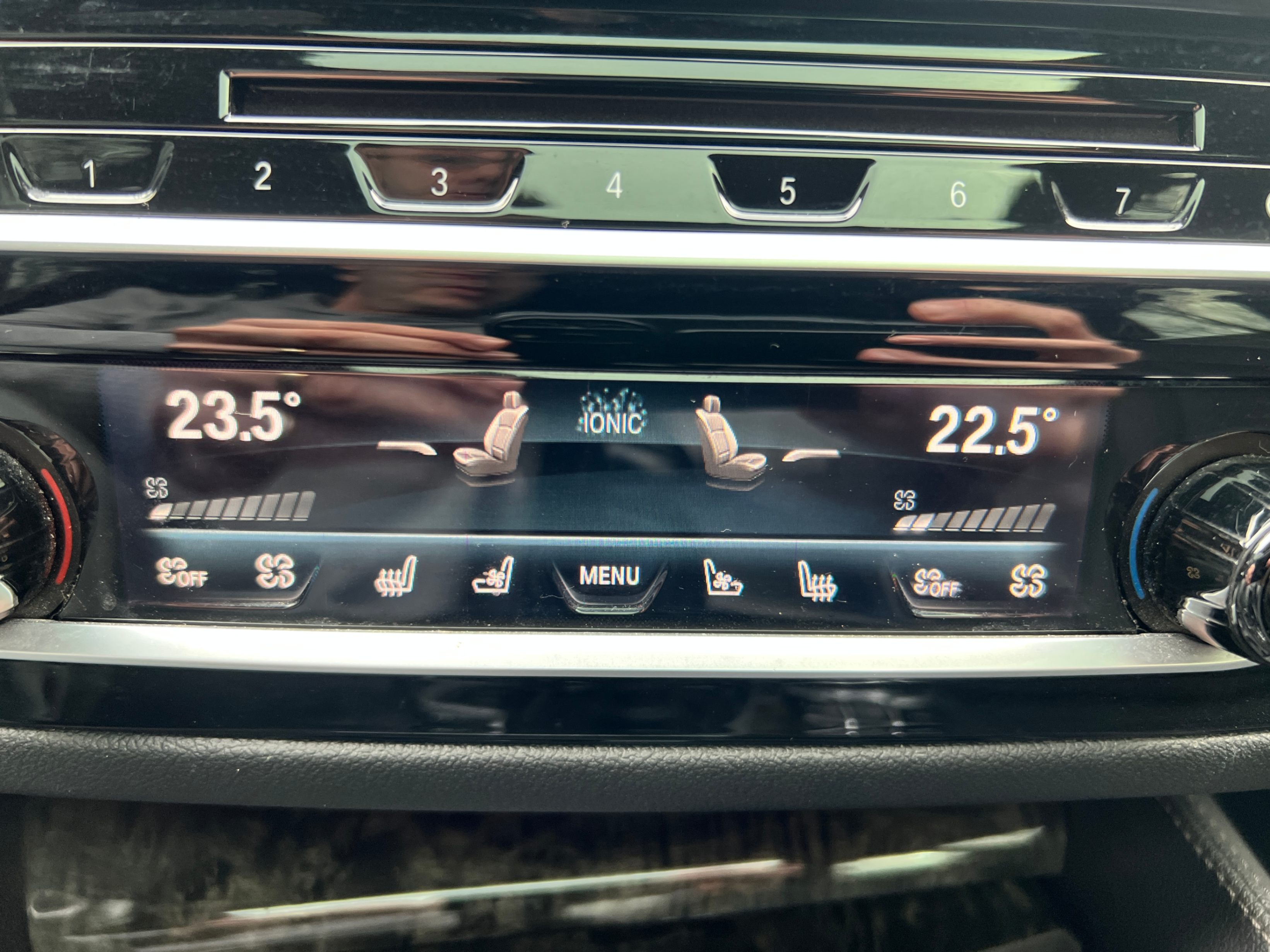 /crownautomobile/2018-BMW-5Series-1392823760872648.jpg