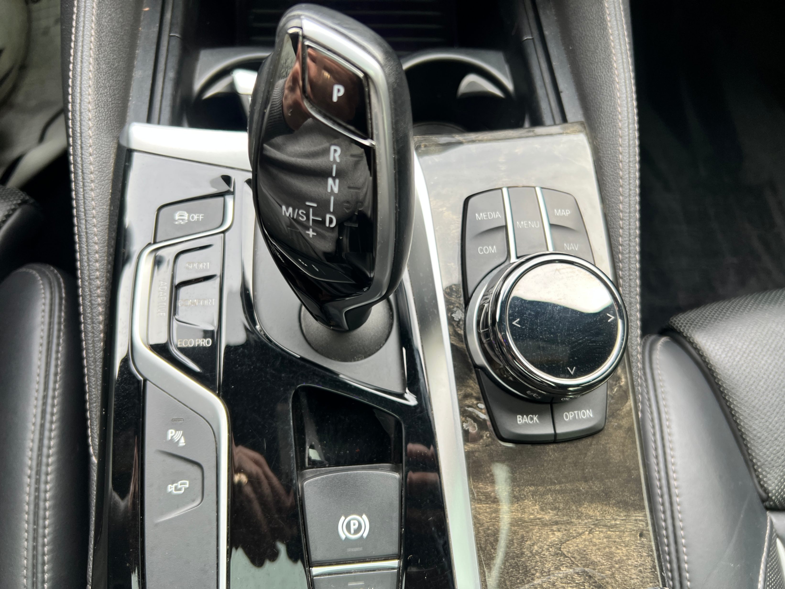 /crownautomobile/2018-BMW-5Series-15979859631113635.jpg