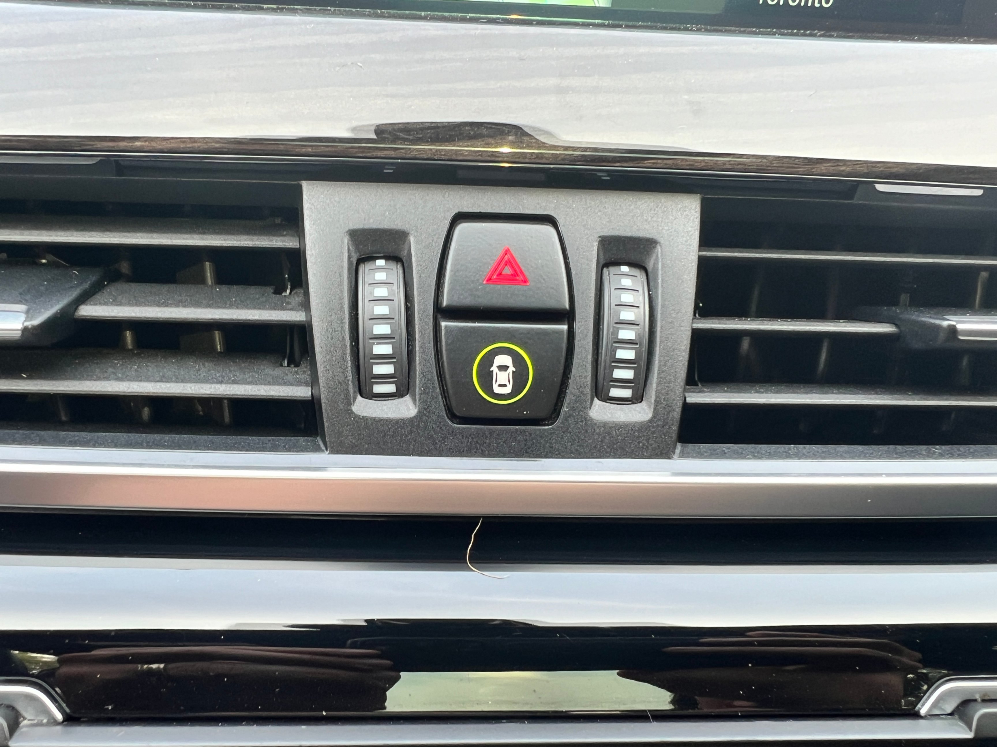 /crownautomobile/2018-BMW-X1-6046531379673827.jpg