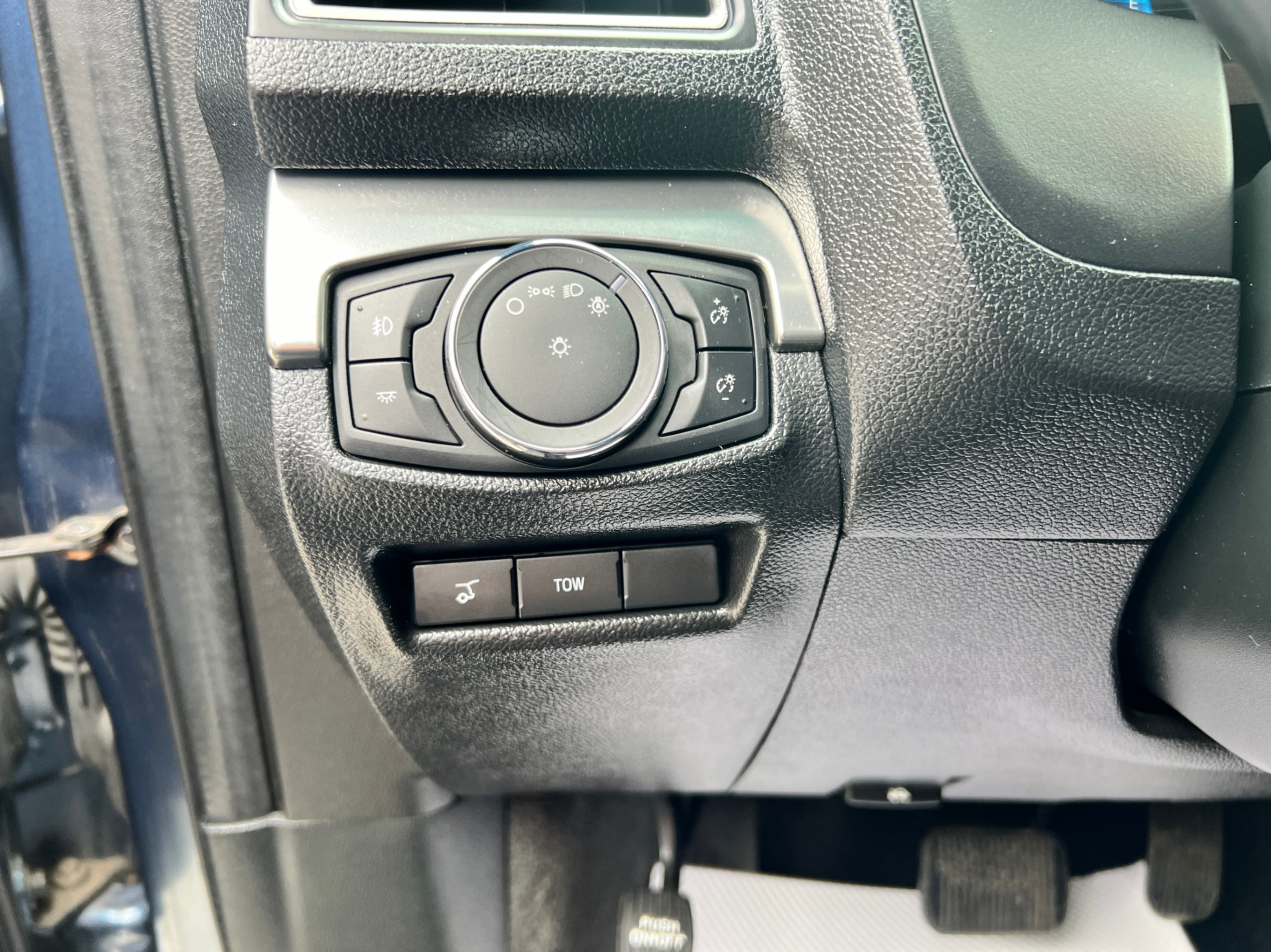 /crownautomobile/2018-Ford-Explorer-27327228771577805.jpg