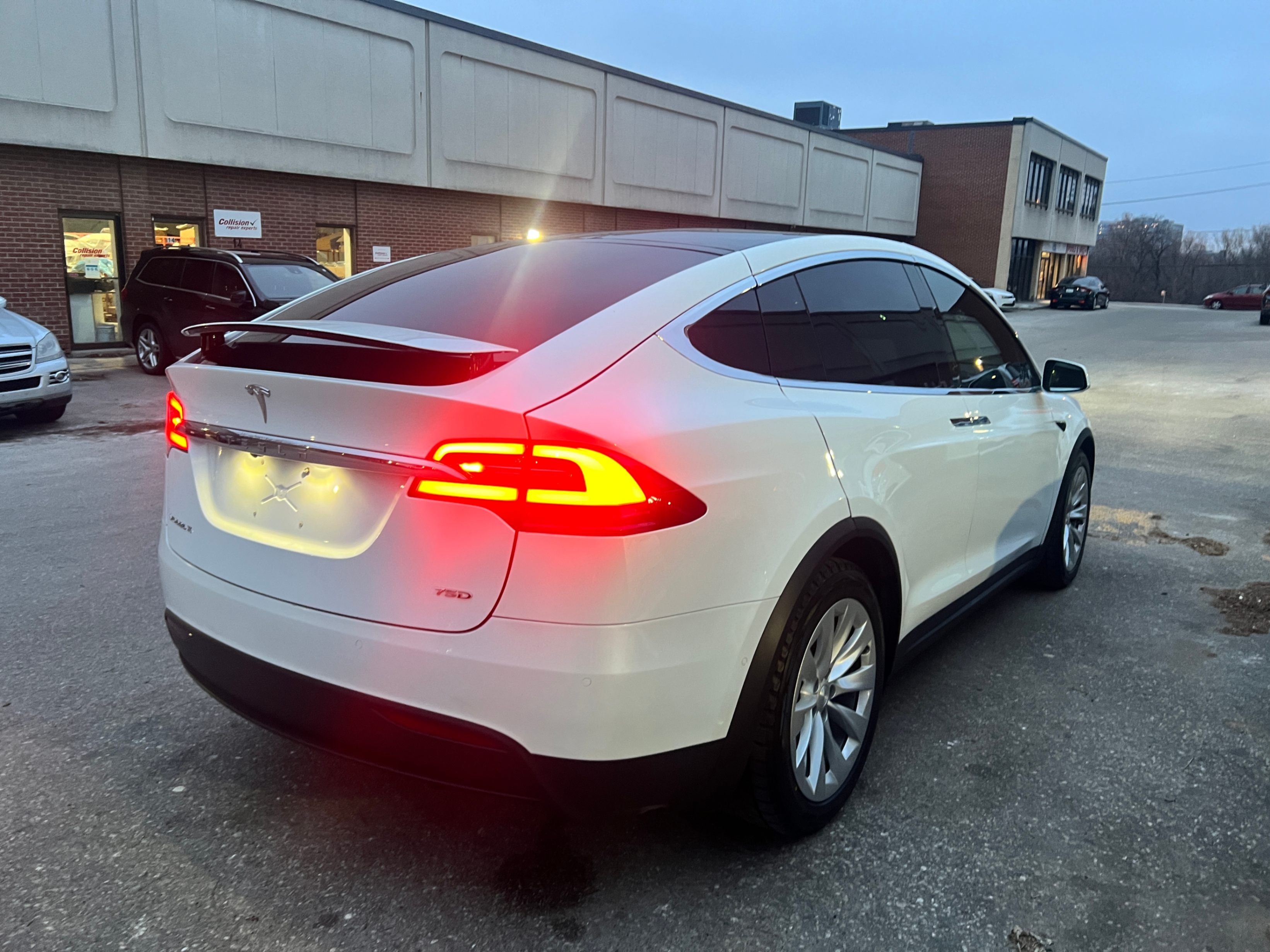 /crownautomobile/2018-Tesla-ModelX-8891874214286319.jpg