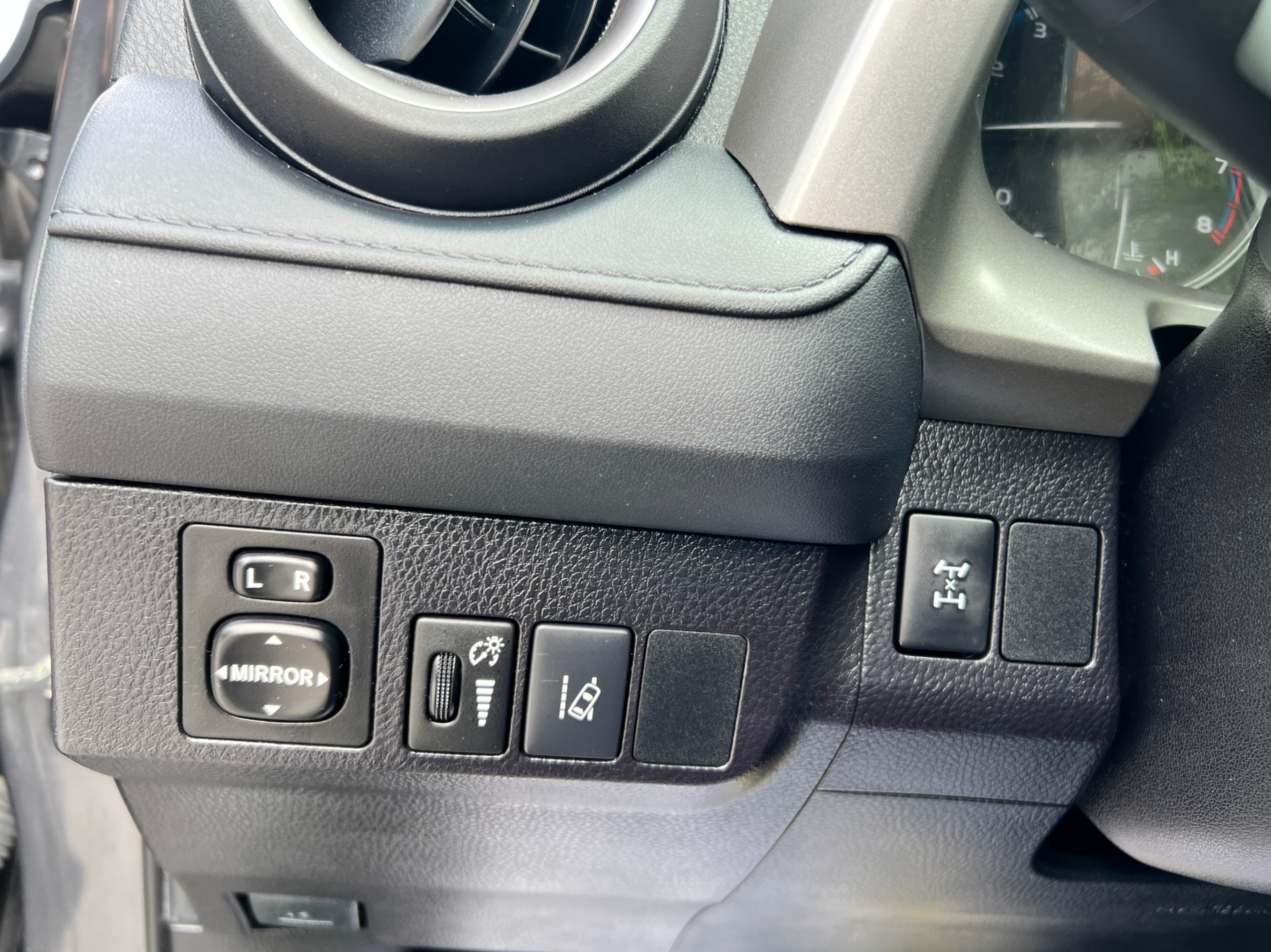 /crownautomobile/2018-Toyota-RAV4-15040908985488843.jpg