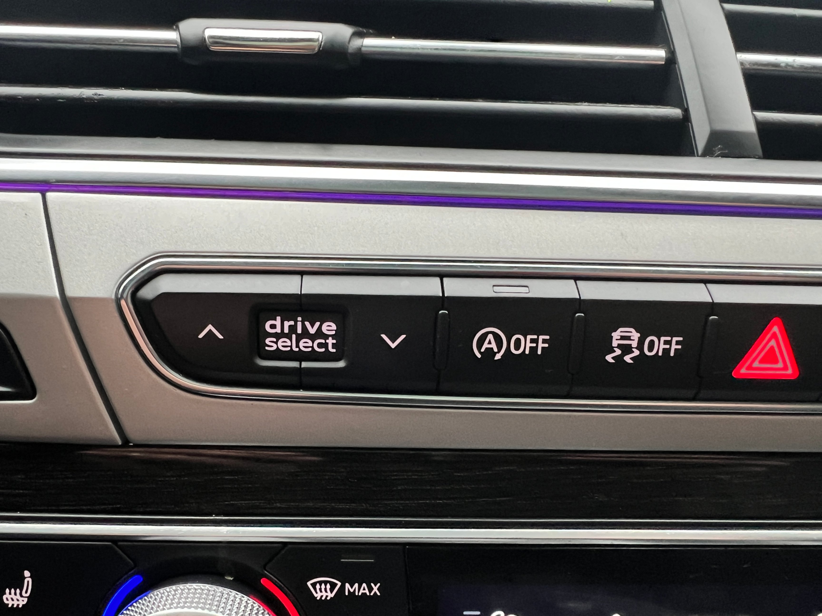 /crownautomobile/2019-Audi-Q7-10734156275287288.jpg