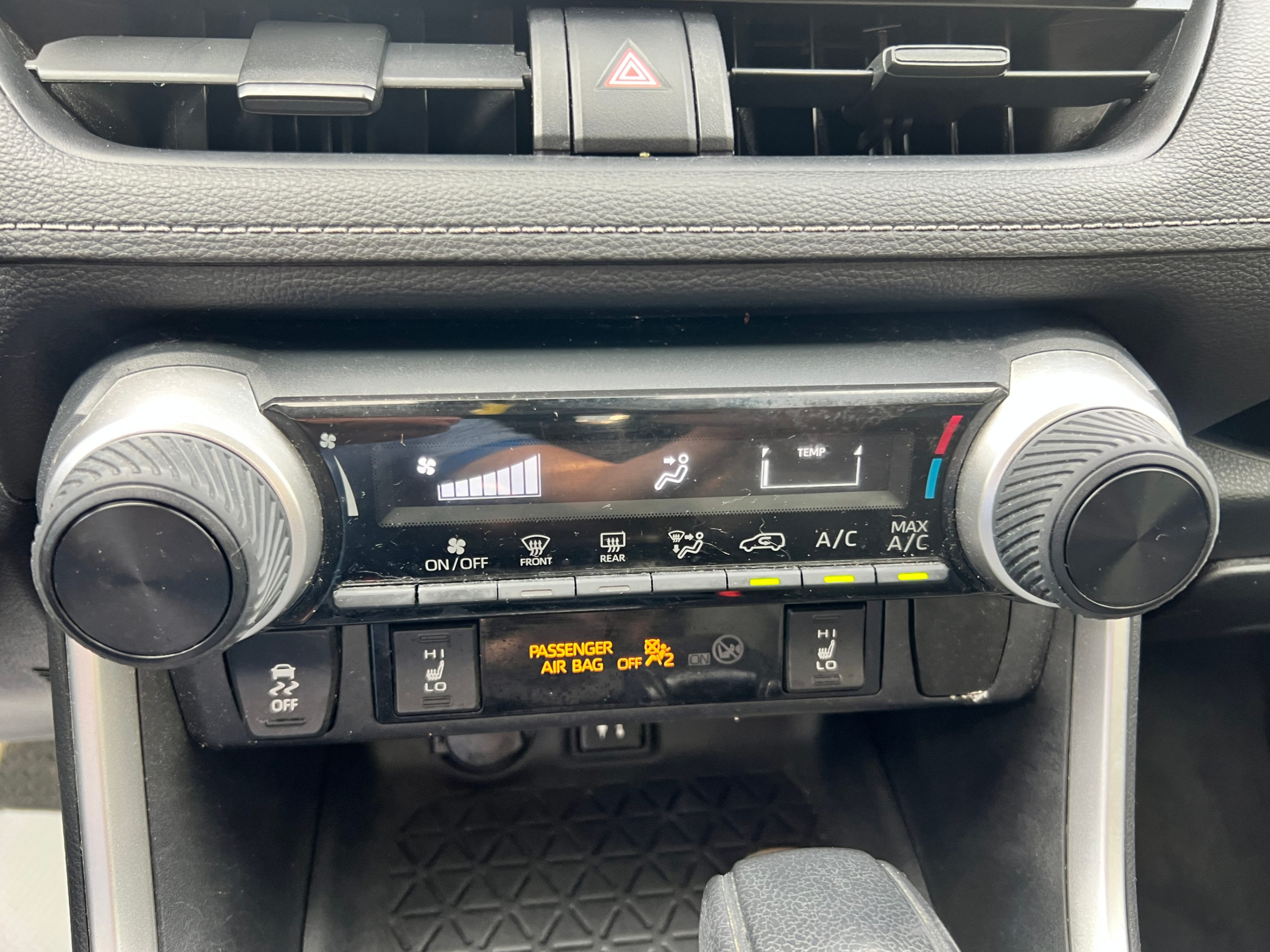 /crownautomobile/2019-Toyota-RAV4-5376695086489536.jpg