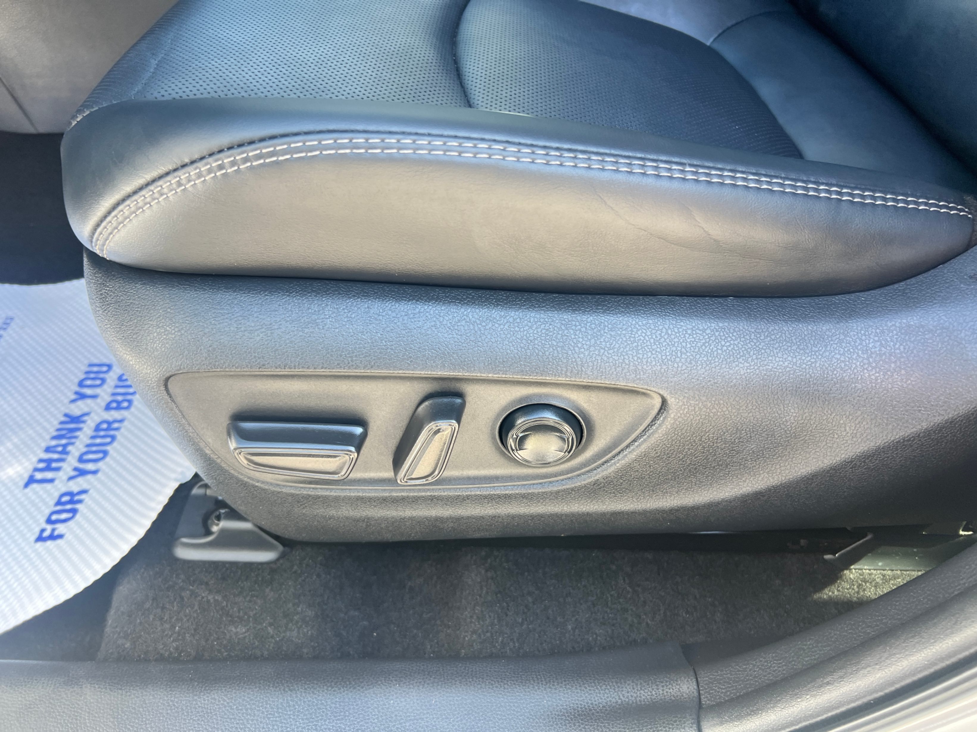 /crownautomobile/2019-Toyota-RAV4-5877245475725756.jpg