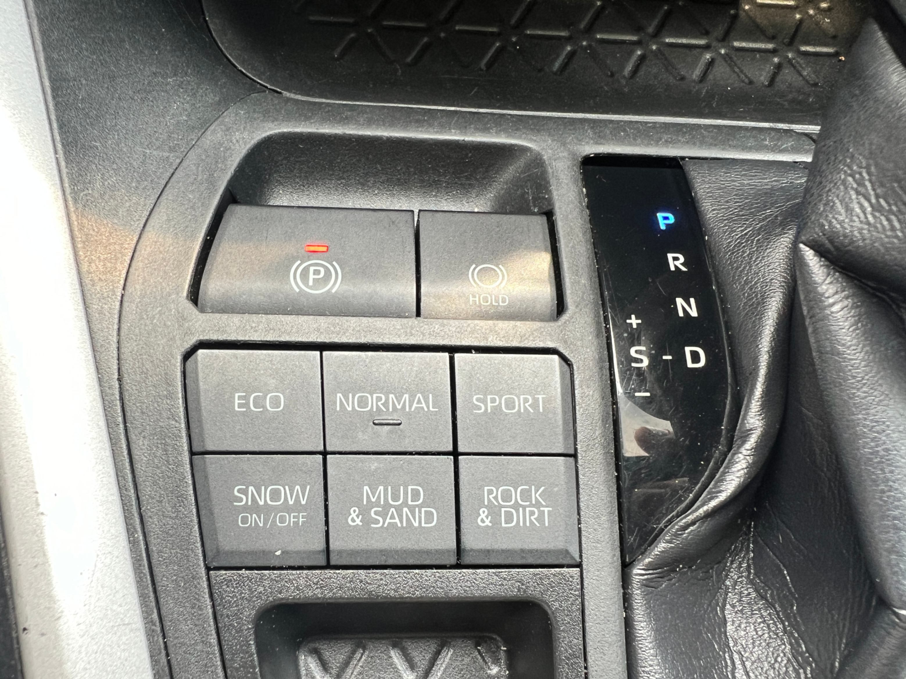 /crownautomobile/2019-Toyota-RAV4-8366728325136172.jpg
