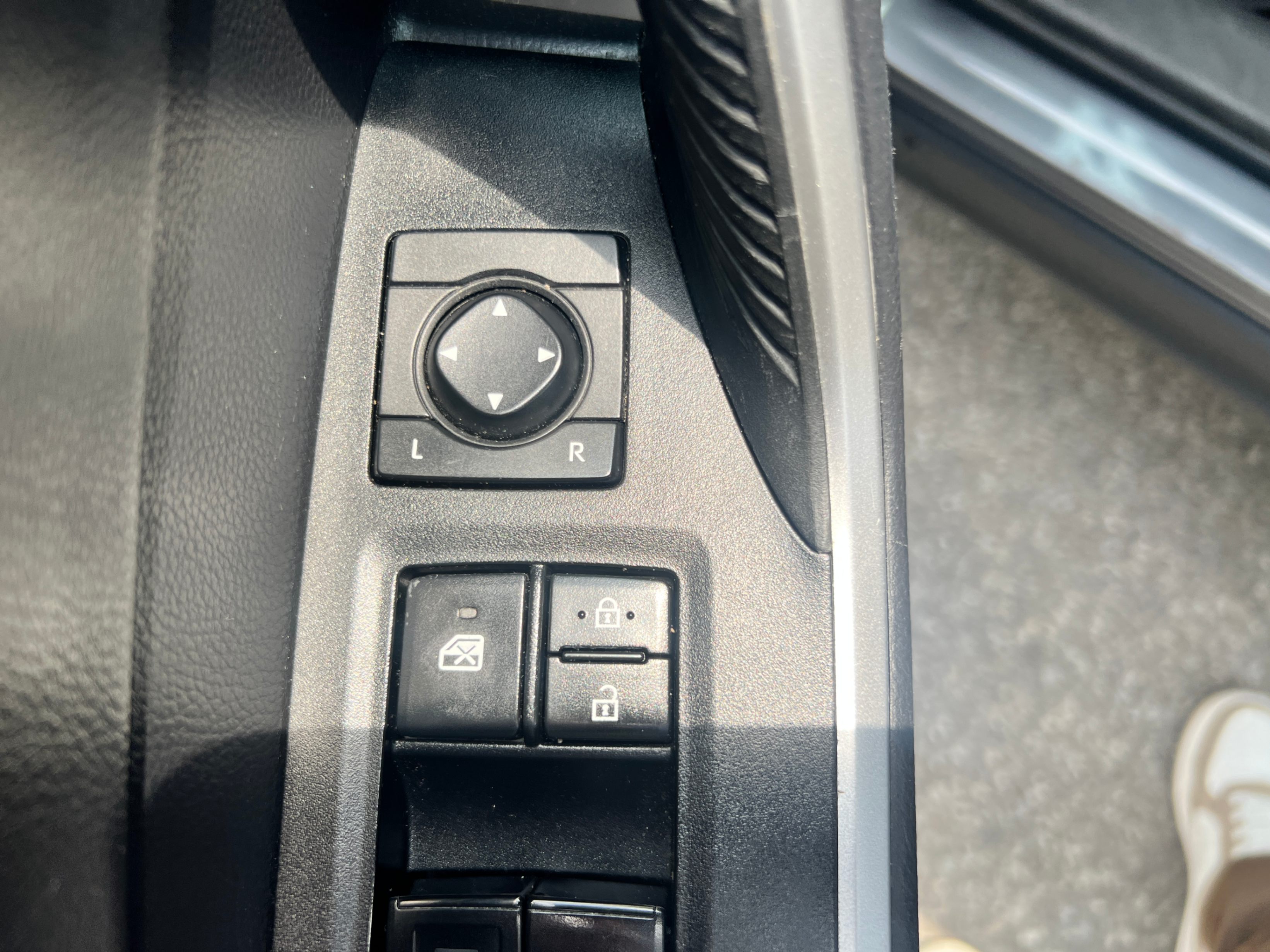 /crownautomobile/2019-Toyota-RAV4-9486913886201296.jpg