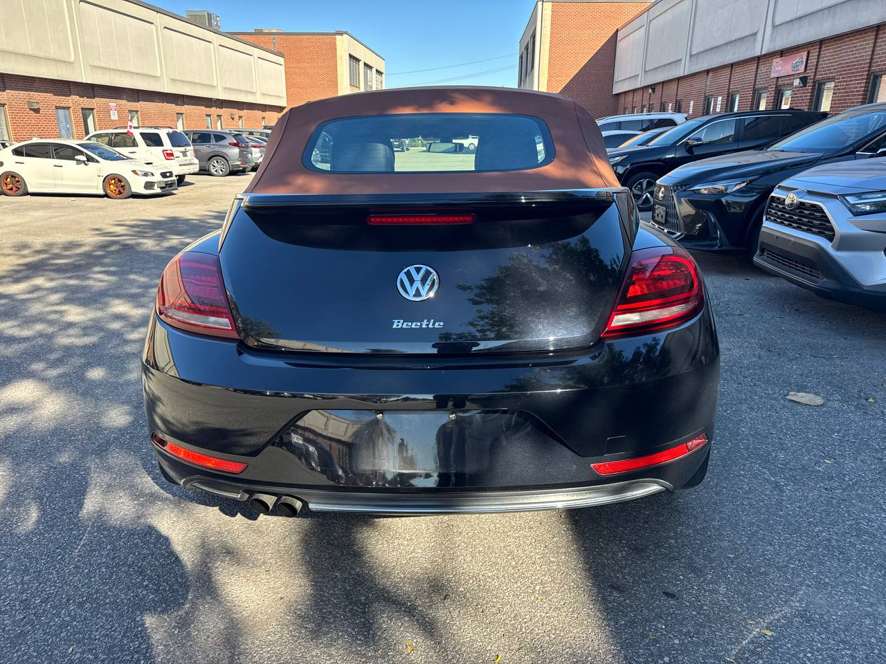 /crownautomobile/2019-Volkswagen-Beetle-632016023334214.jpg