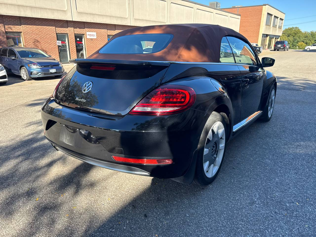 /crownautomobile/2019-Volkswagen-Beetle-8203623653507219.jpg