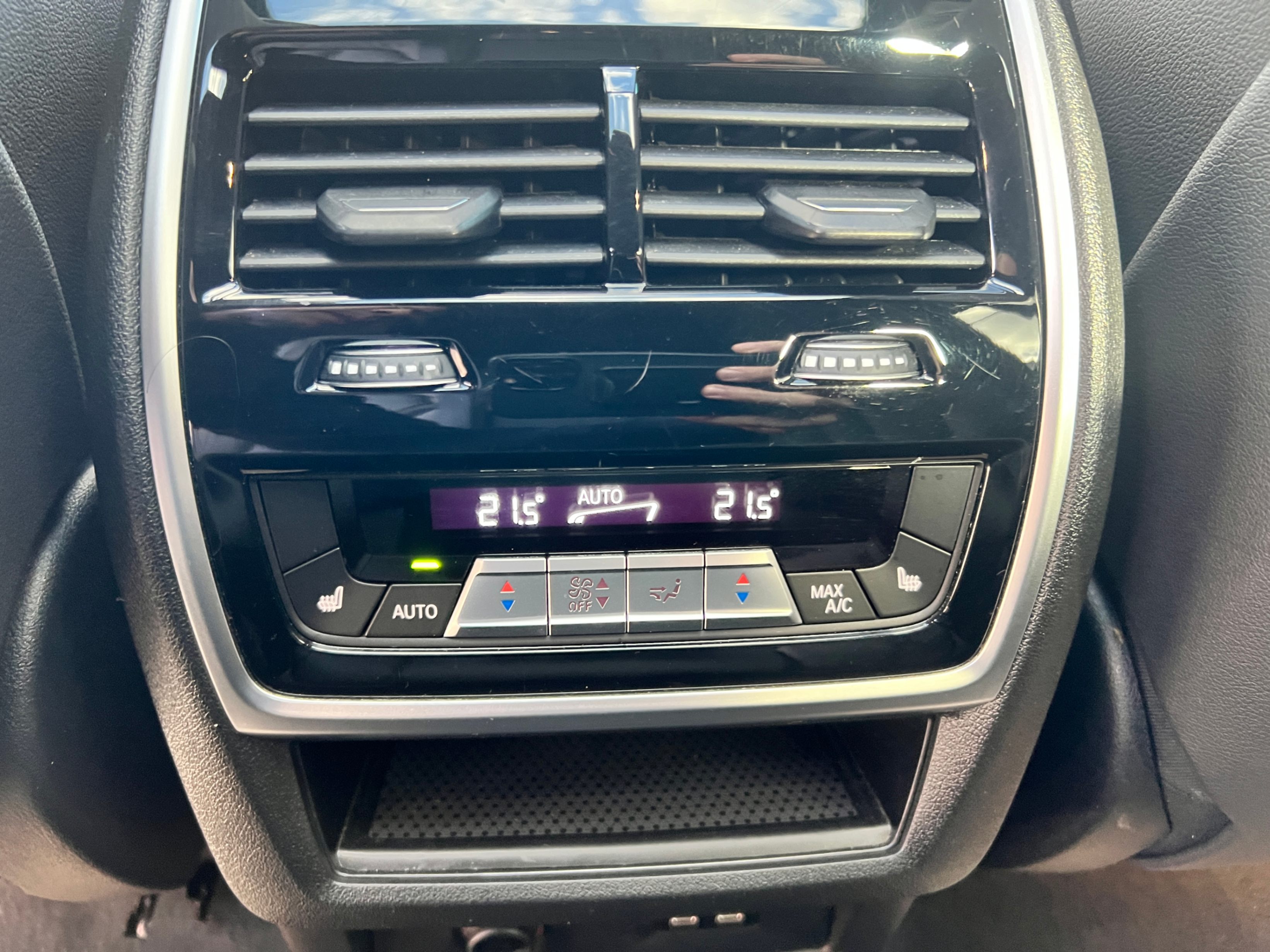 /crownautomobile/2020-BMW-X7-2651142771953896.jpg