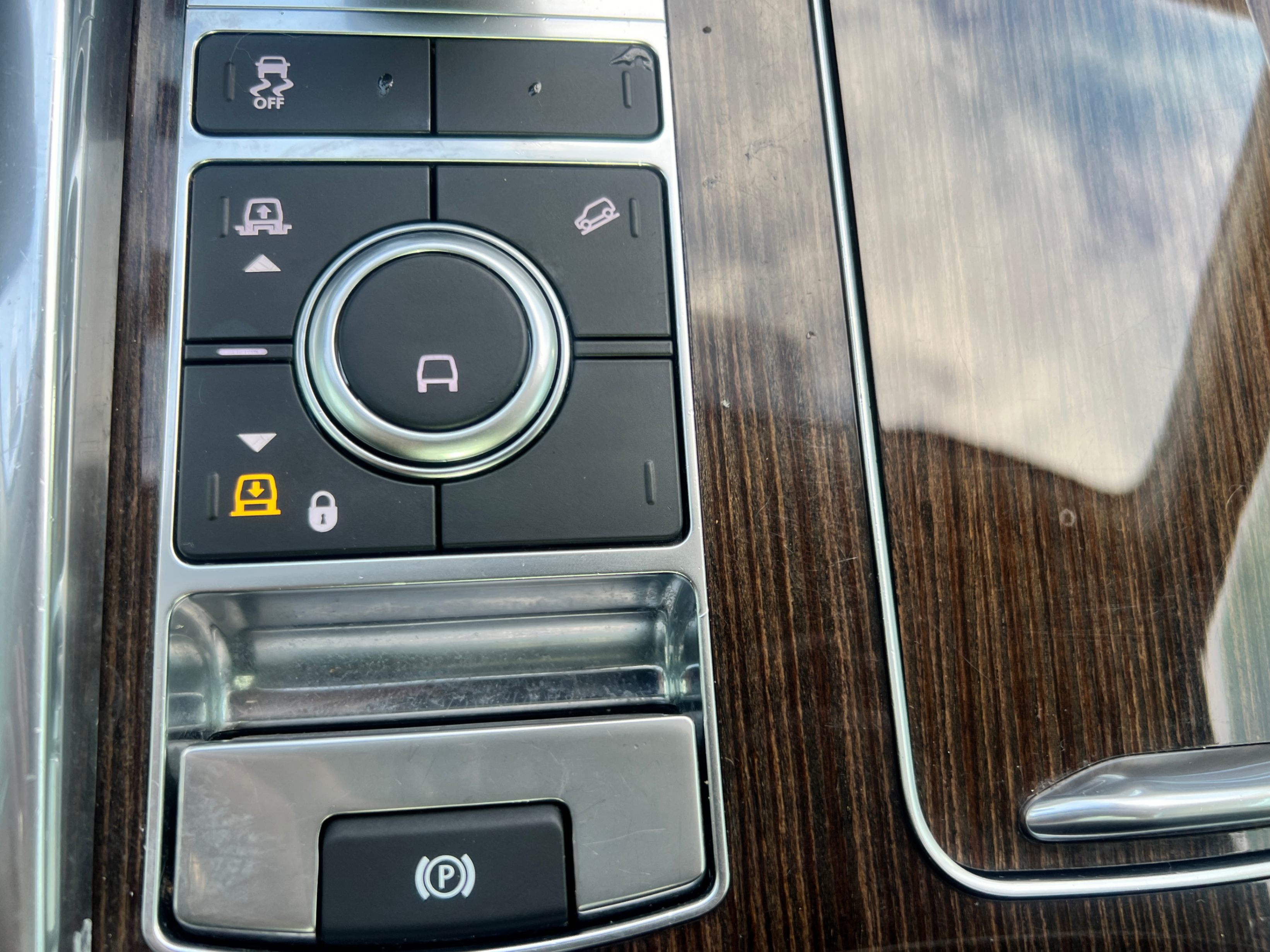 /crownautomobile/2020-LandRover-RangeRover-3414983053159508.jpg