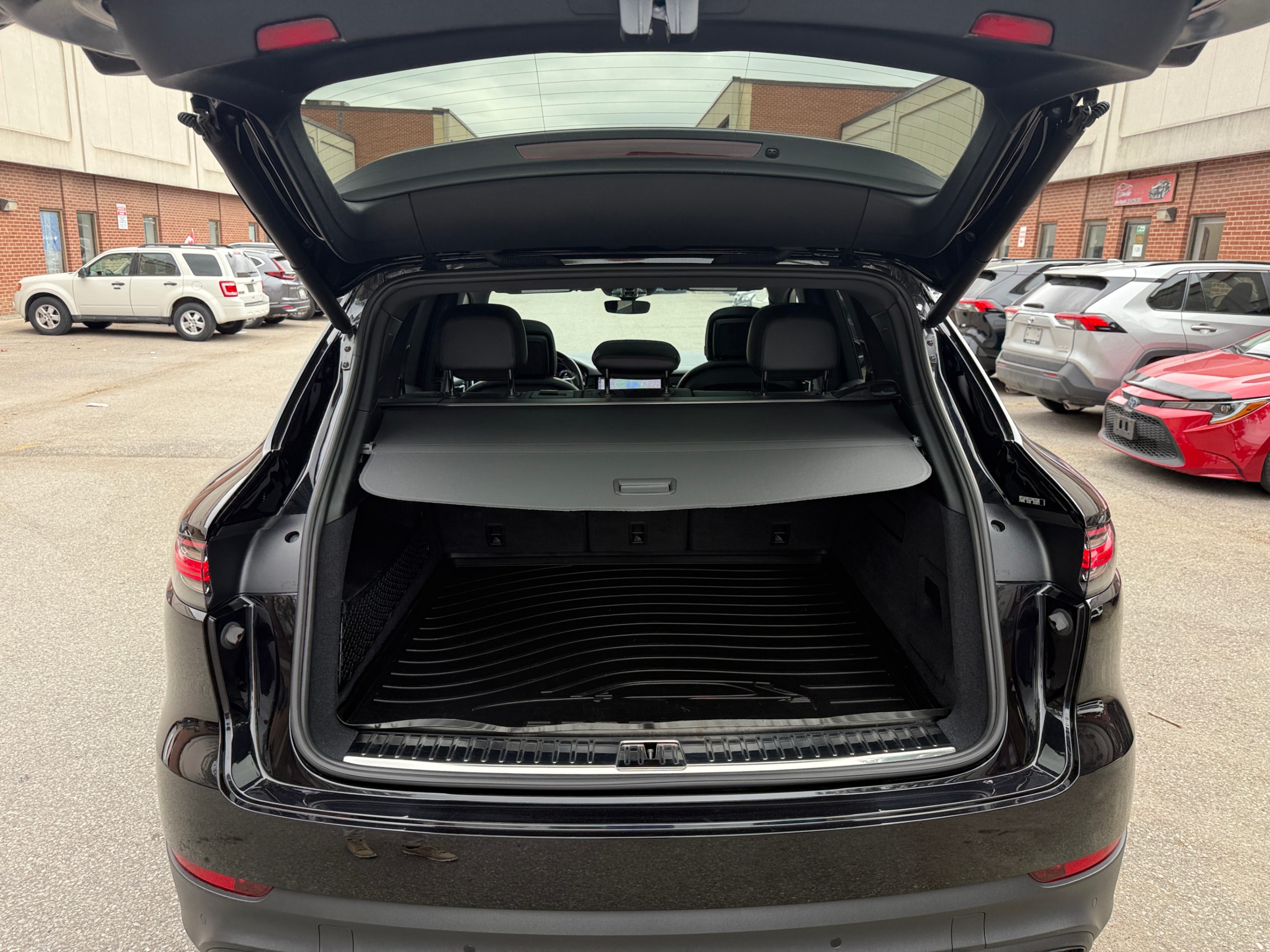 /crownautomobile/2020-Porsche-Cayenne-032110408639464794.jpg