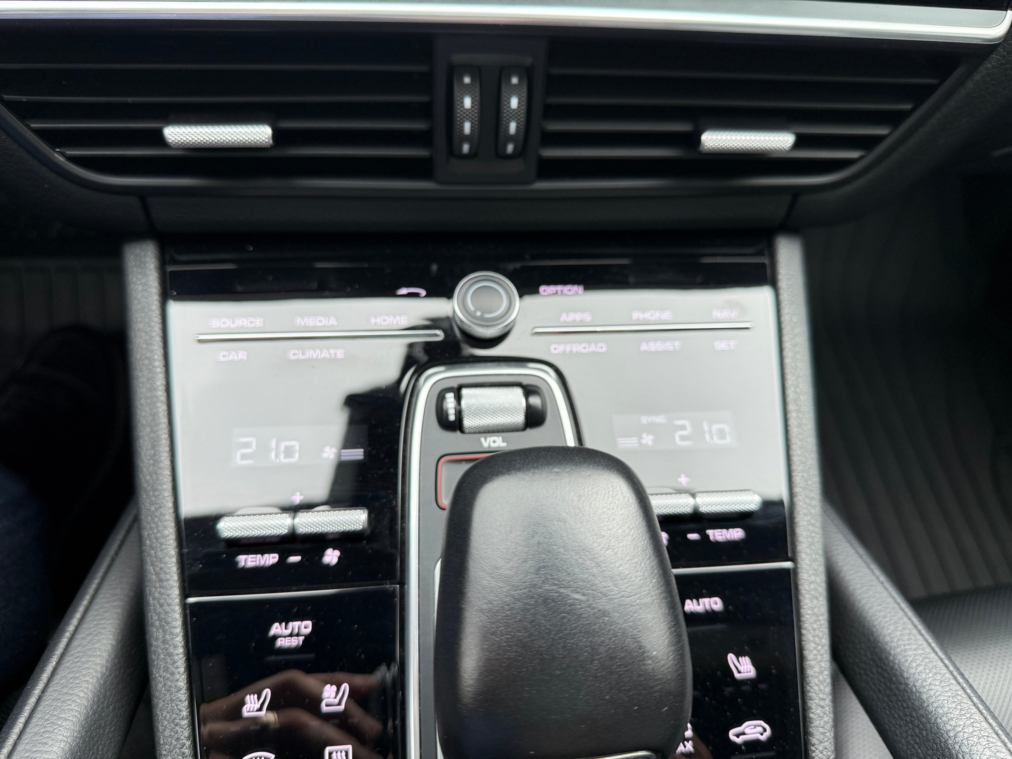 /crownautomobile/2020-Porsche-Cayenne-5097596394056807.jpg