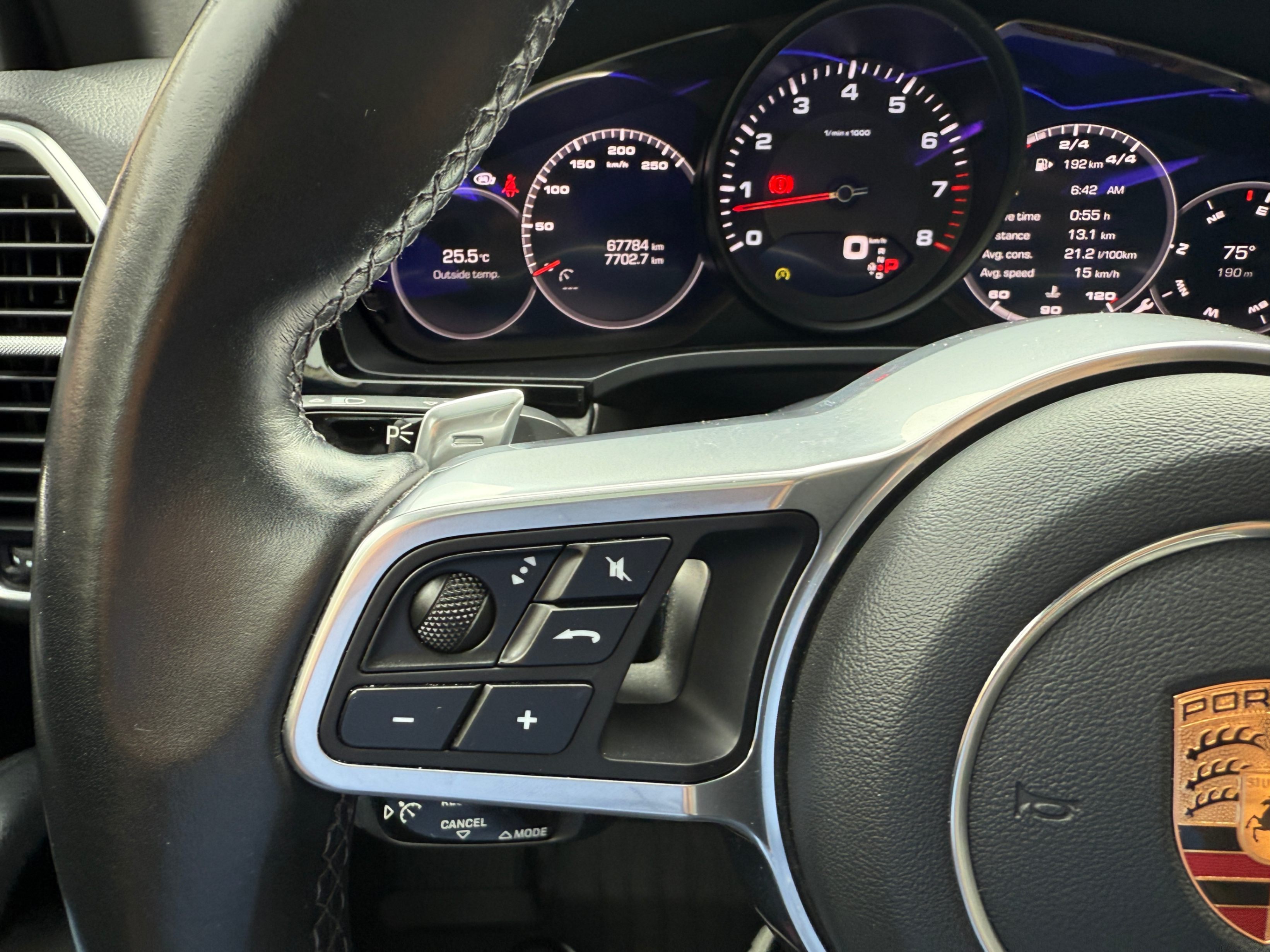 /crownautomobile/2020-Porsche-Cayenne-5452643033079159.jpg
