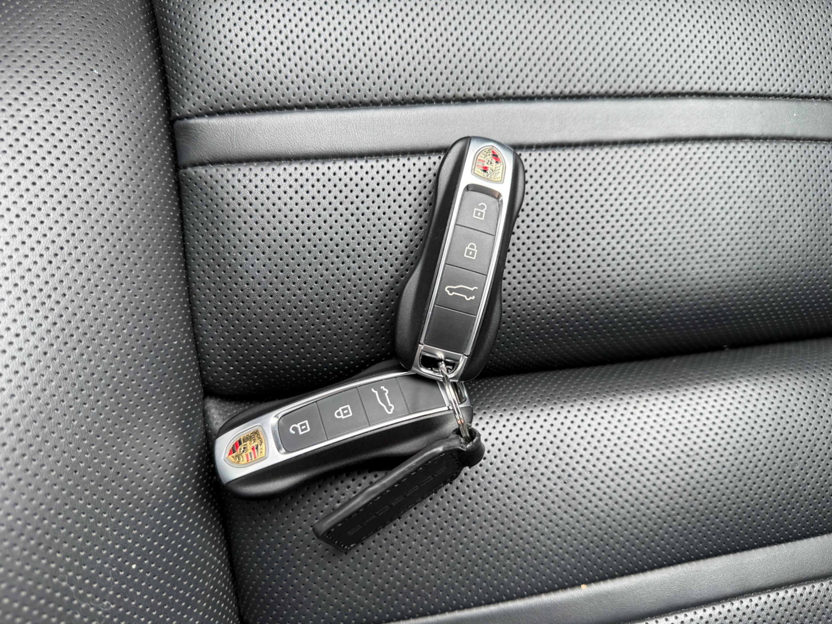 /crownautomobile/2020-Porsche-Cayenne-6382099298952539.jpg