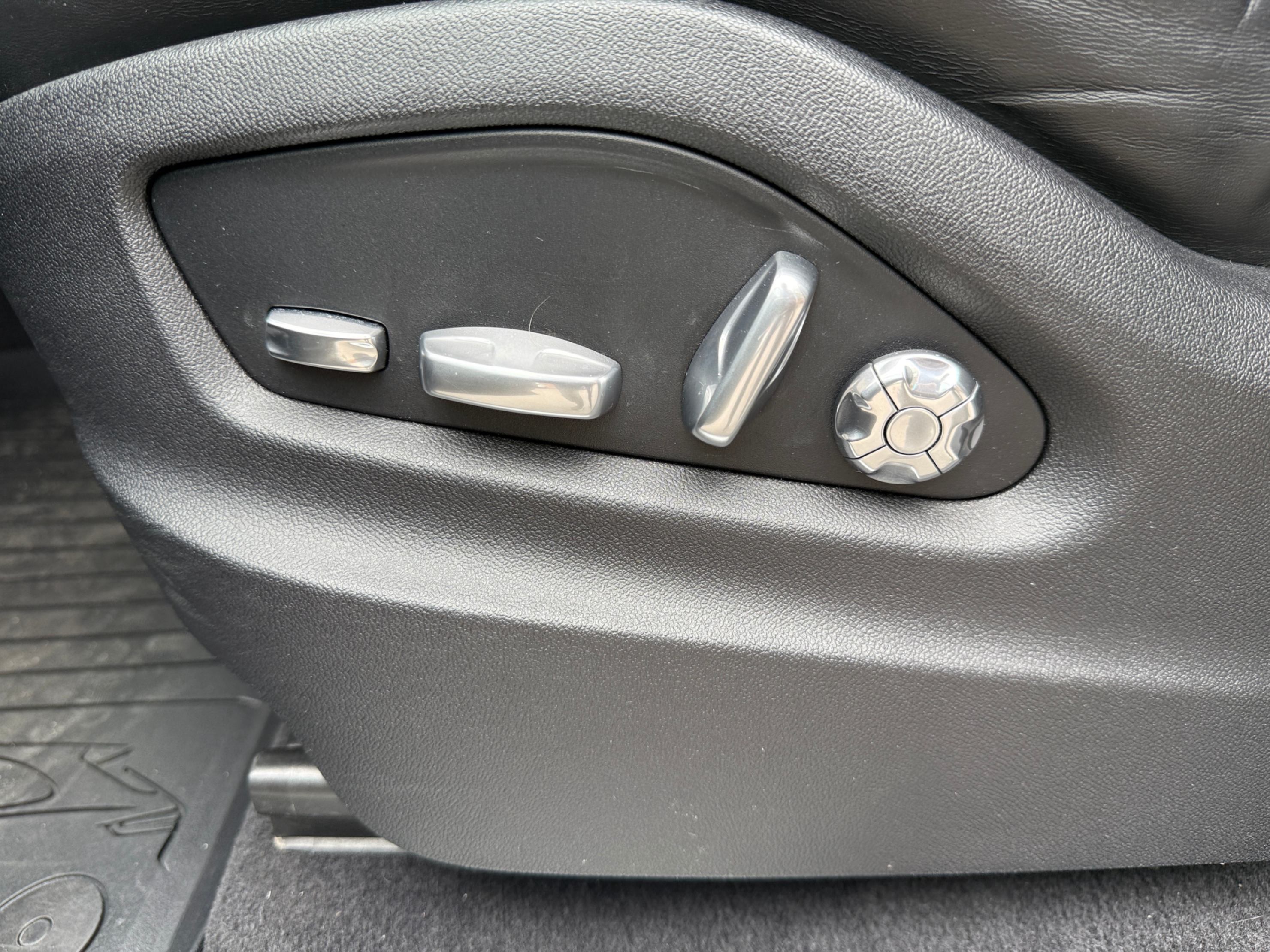 /crownautomobile/2020-Porsche-Cayenne-7190060708816091.jpg