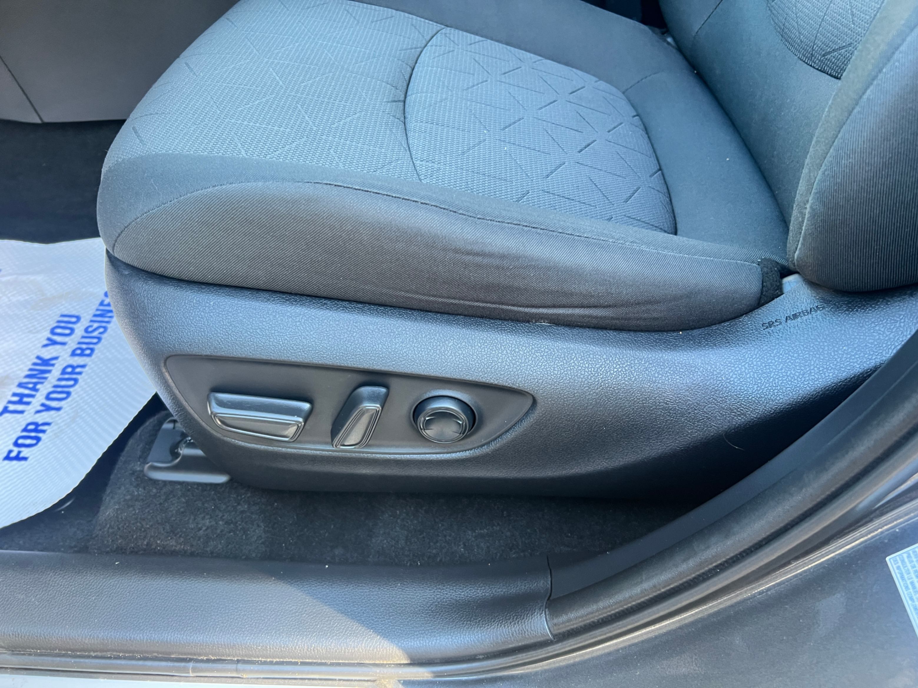 /crownautomobile/2020-Toyota-RAV4-007767244304716758.jpg