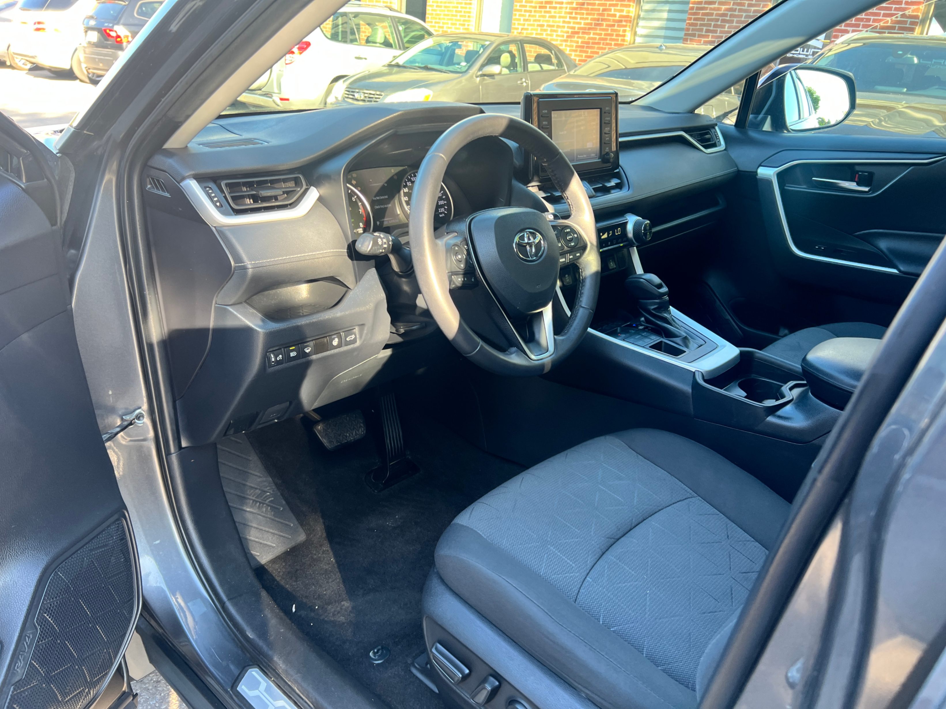 /crownautomobile/2020-Toyota-RAV4-023314935569490824.jpg