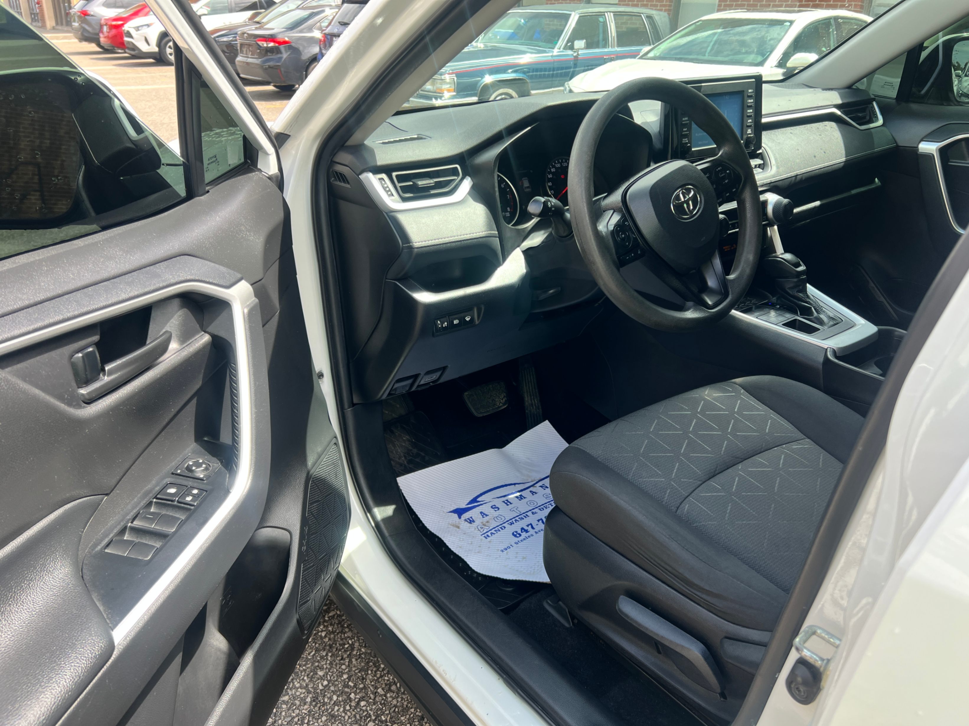 /crownautomobile/2020-Toyota-RAV4-034530596124925594.jpg