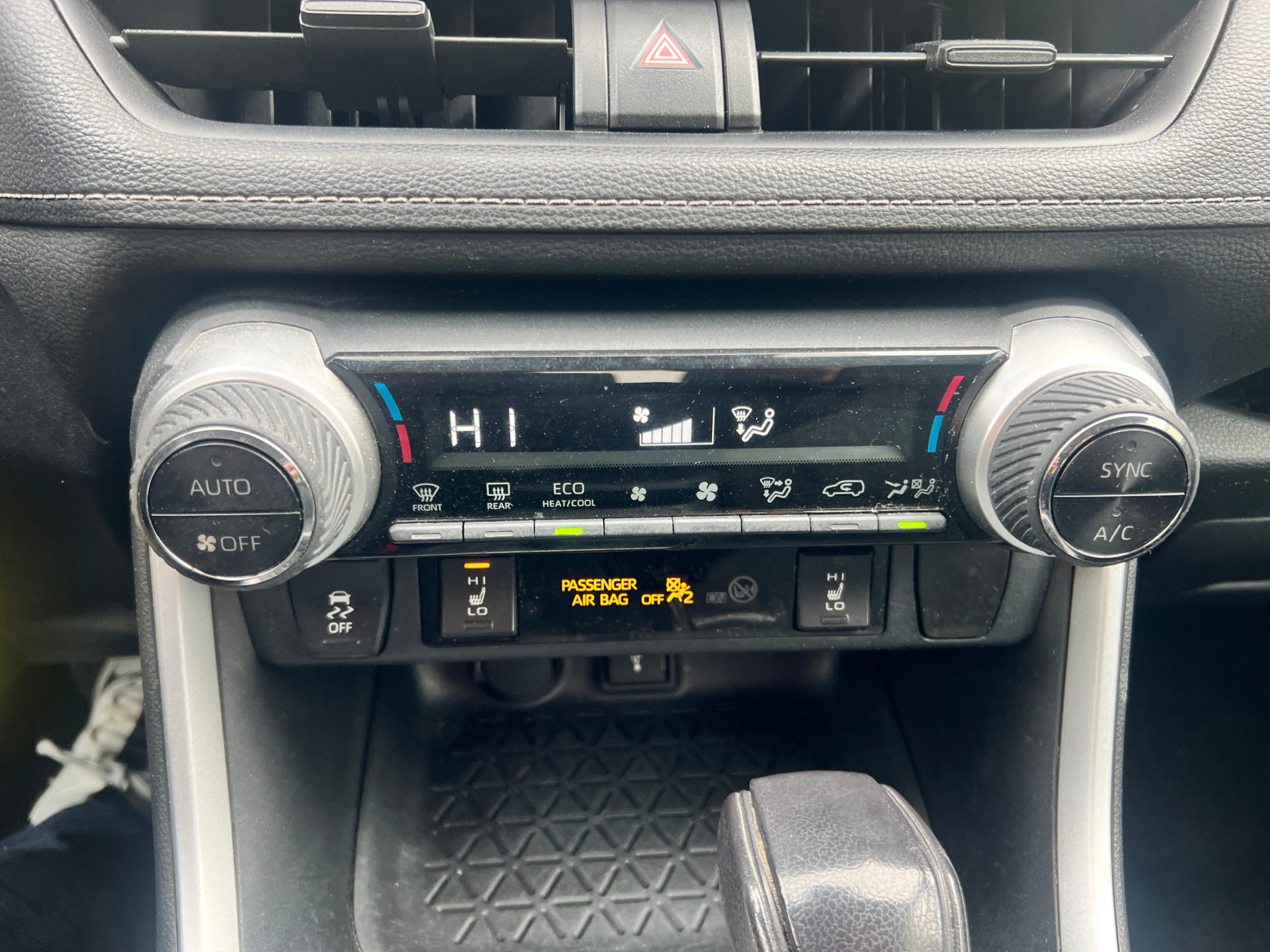 /crownautomobile/2020-Toyota-RAV4-17528439596549972.jpg