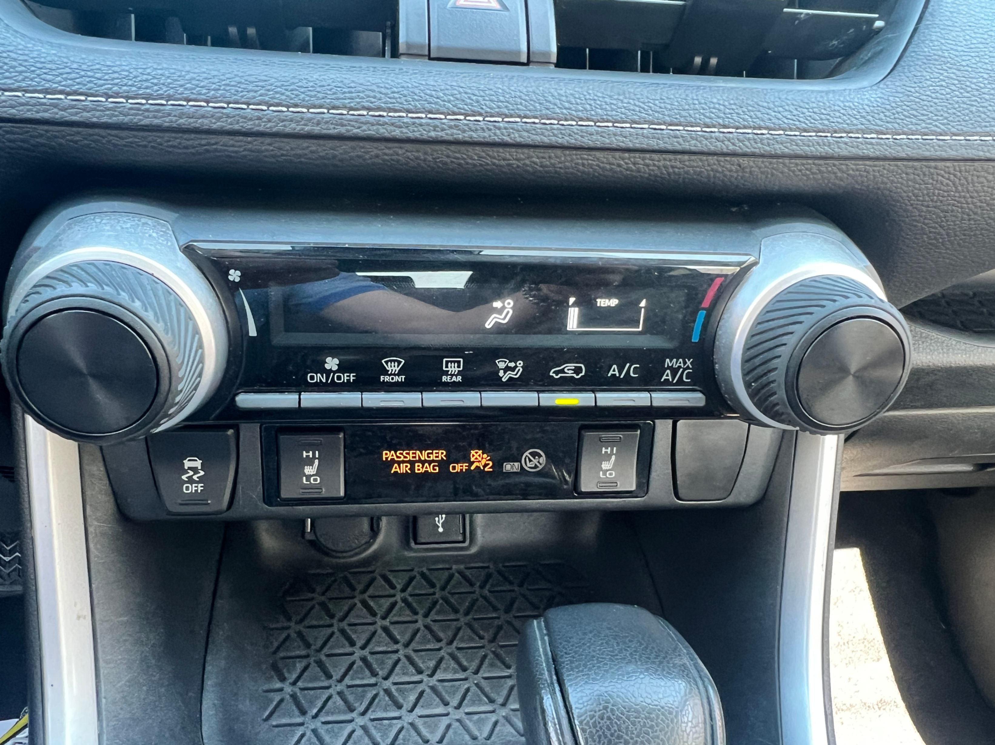 /crownautomobile/2020-Toyota-RAV4-3228103792878345.jpg